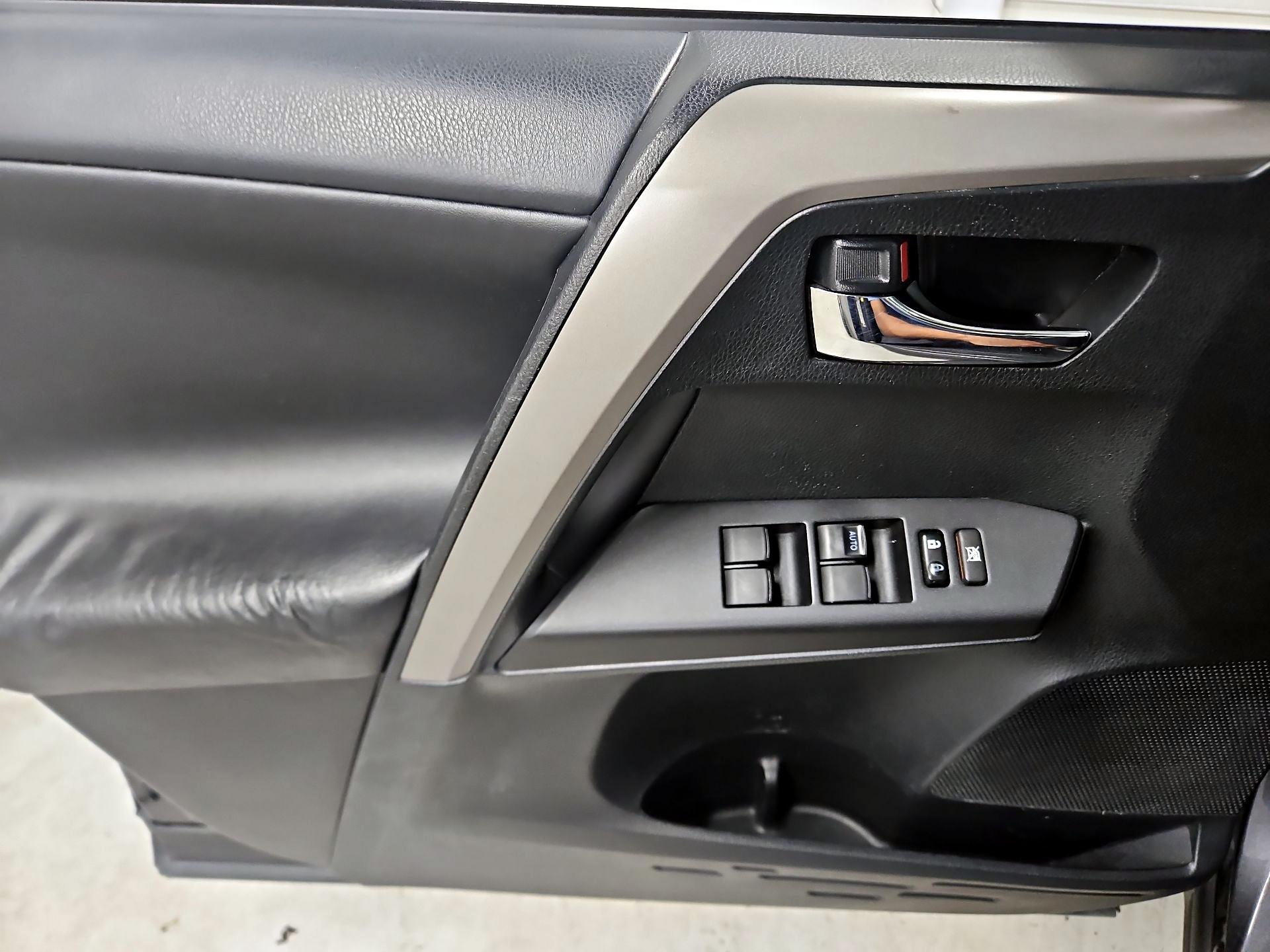 Thumbnail: 2017 Toyota RAV4 - 12