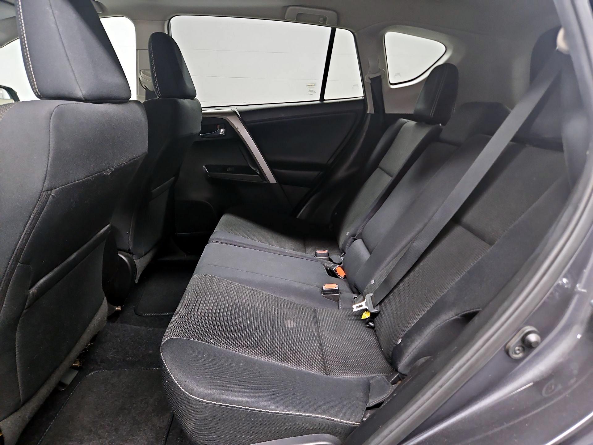 Thumbnail: 2017 Toyota RAV4 - 20
