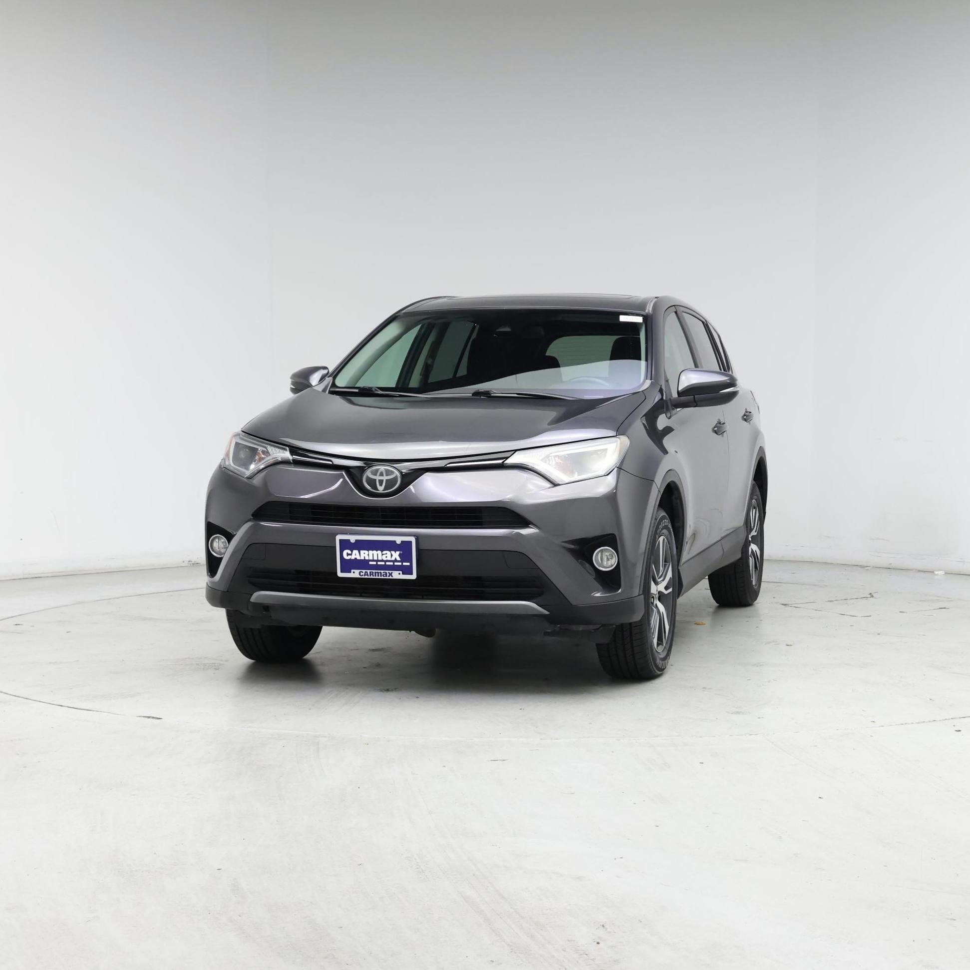 Thumbnail: 2017 Toyota RAV4 - 4