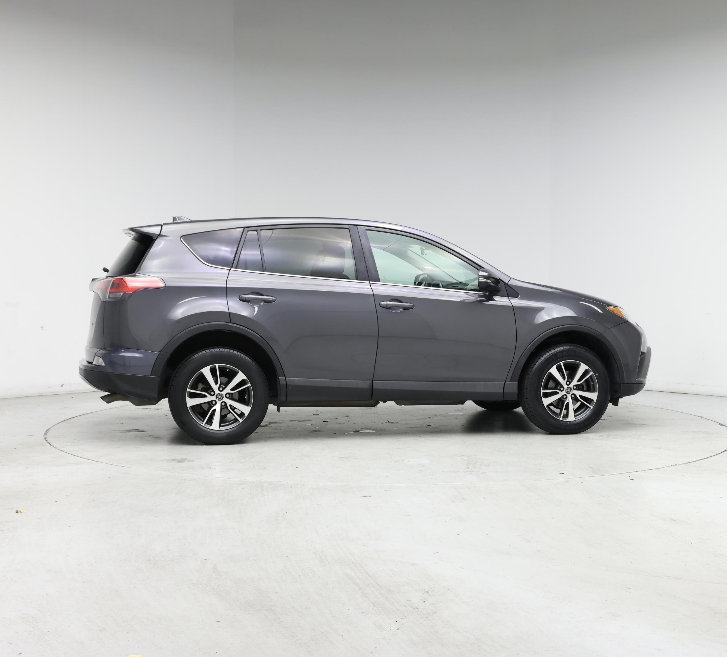 Thumbnail: 2017 Toyota RAV4 - 7