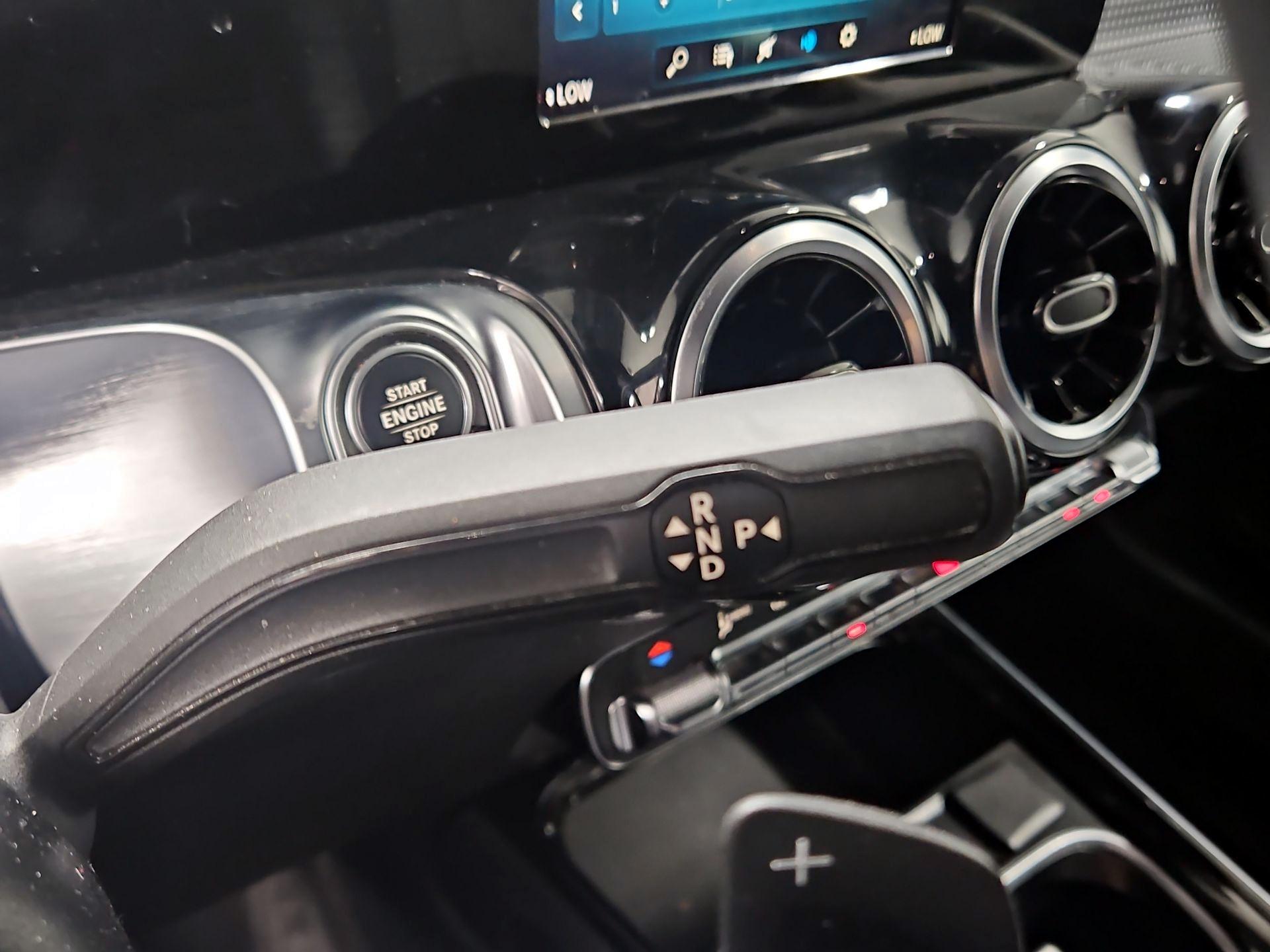 Thumbnail: 2020 Mercedes-Benz GLB - 17