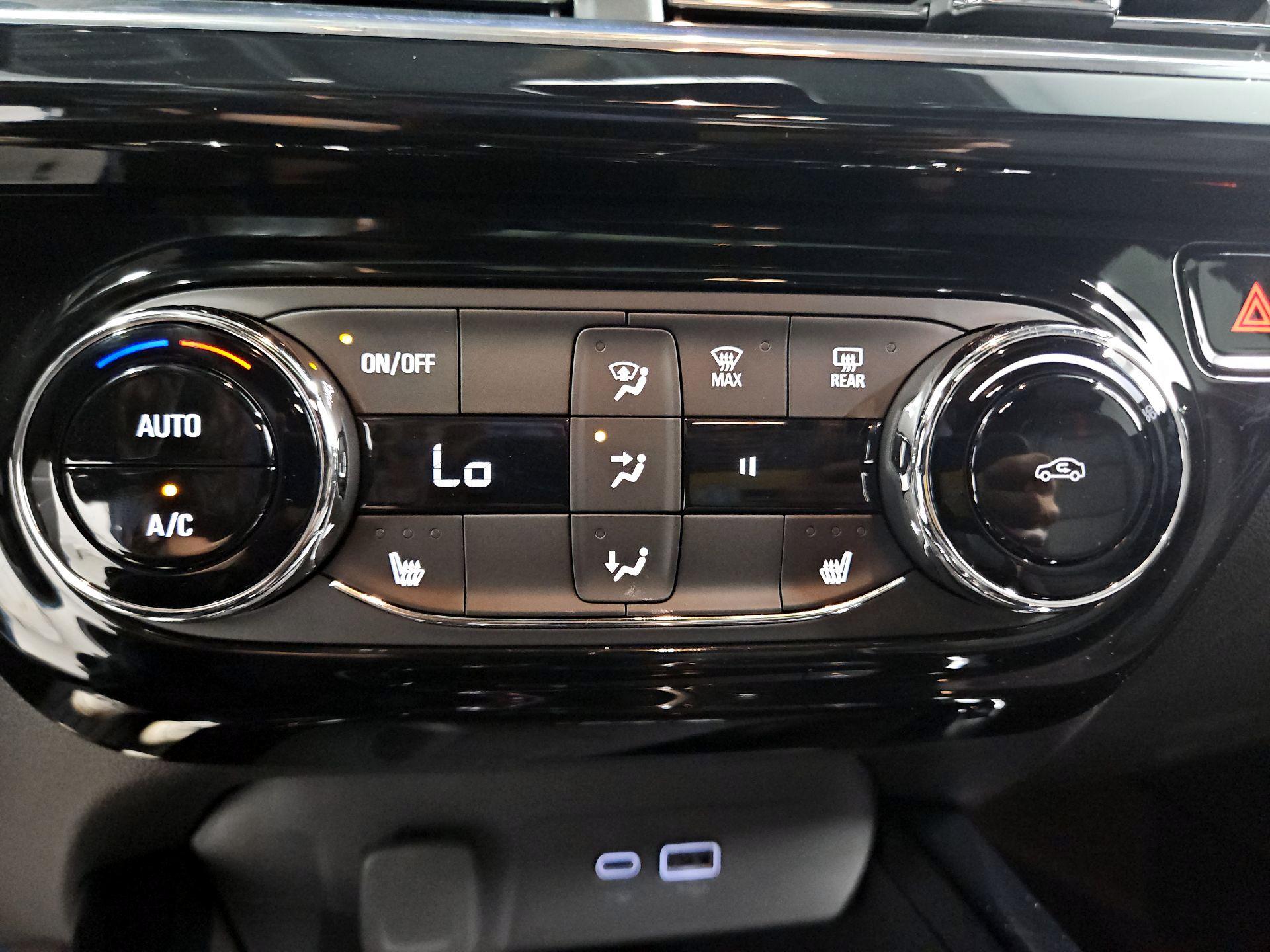 Thumbnail: 2025 Chevrolet Trax - 16
