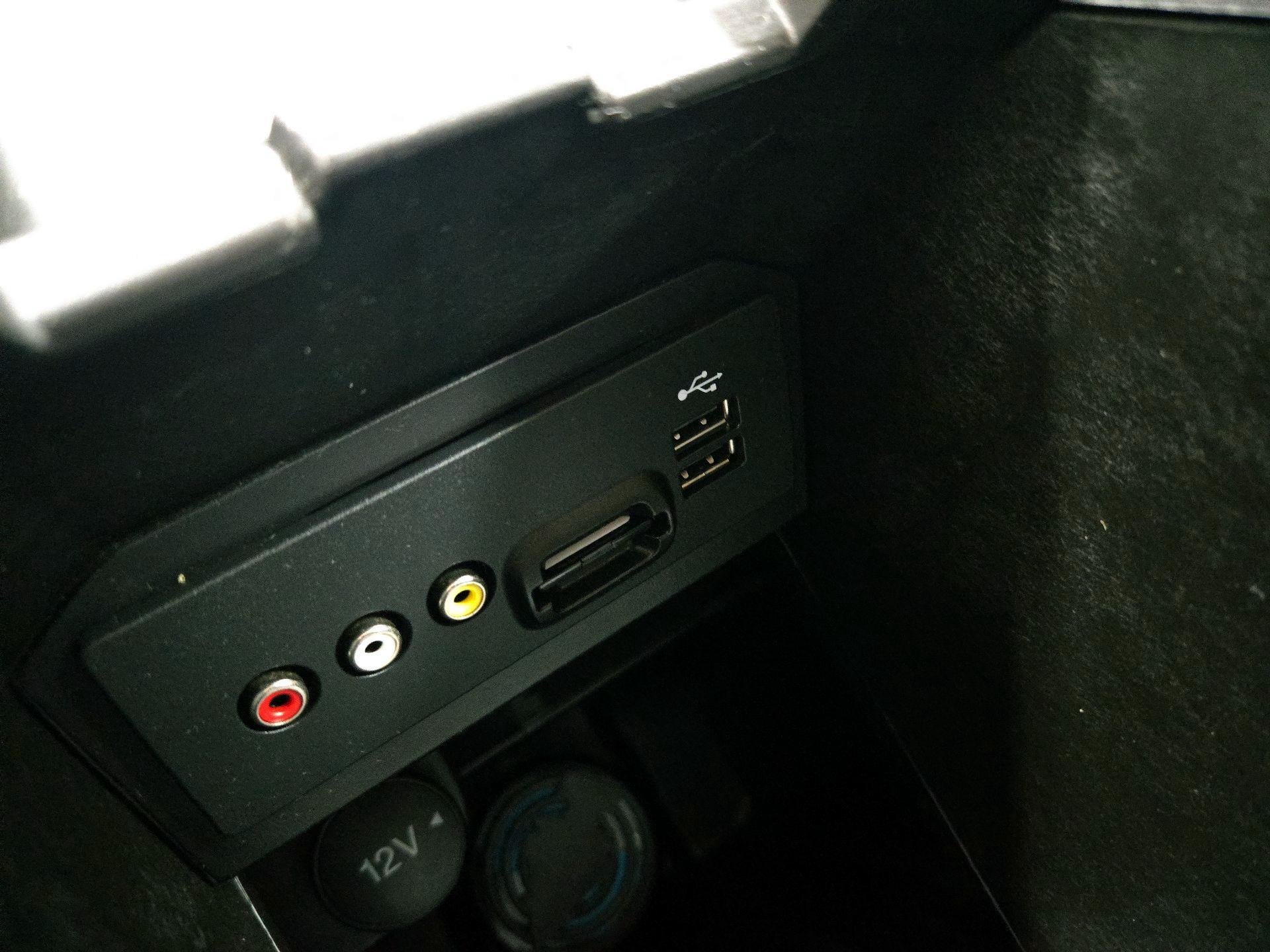 Thumbnail: 2014 Ford C-Max - 18