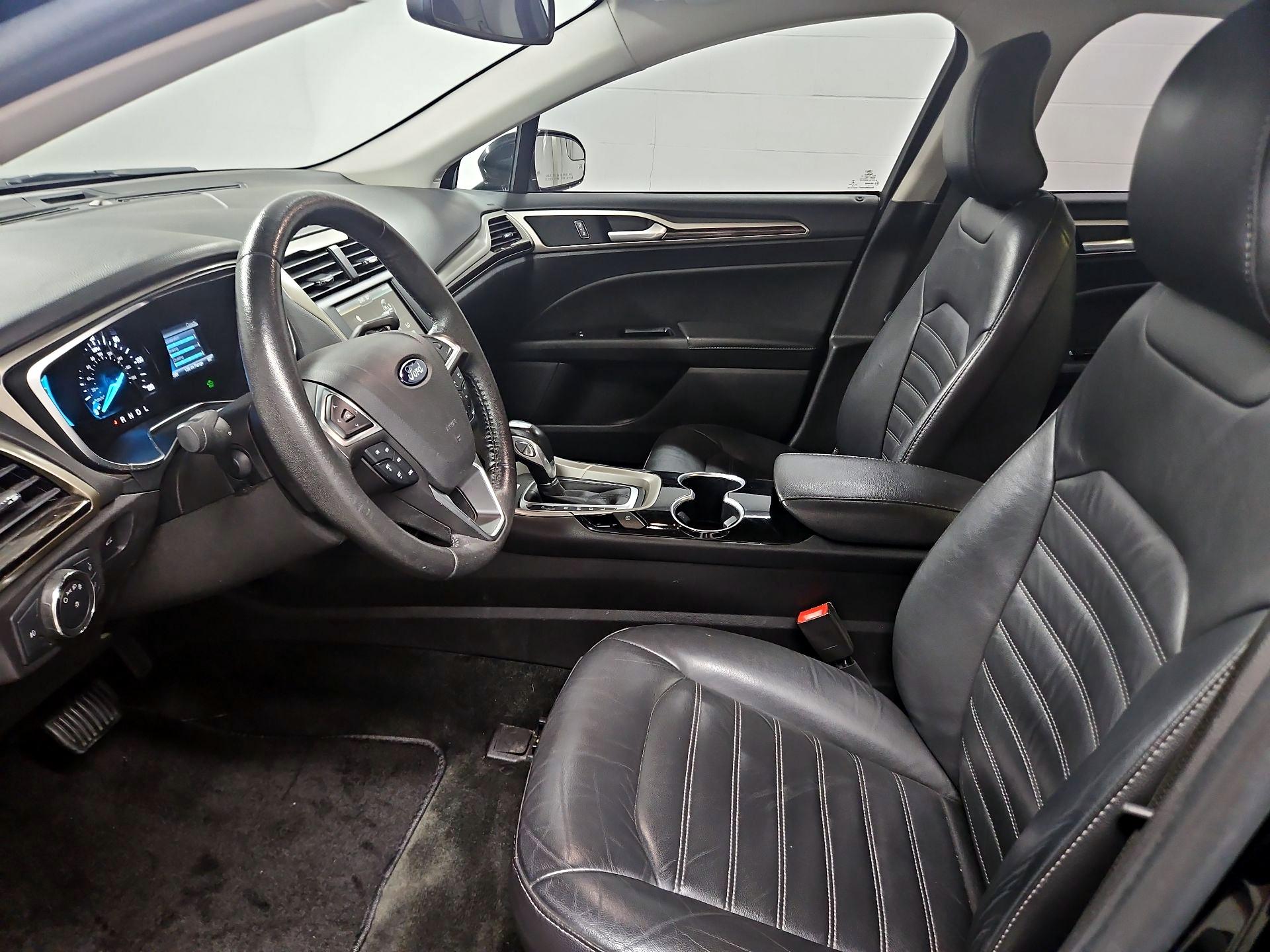 Thumbnail: 2016 Ford Fusion - 11