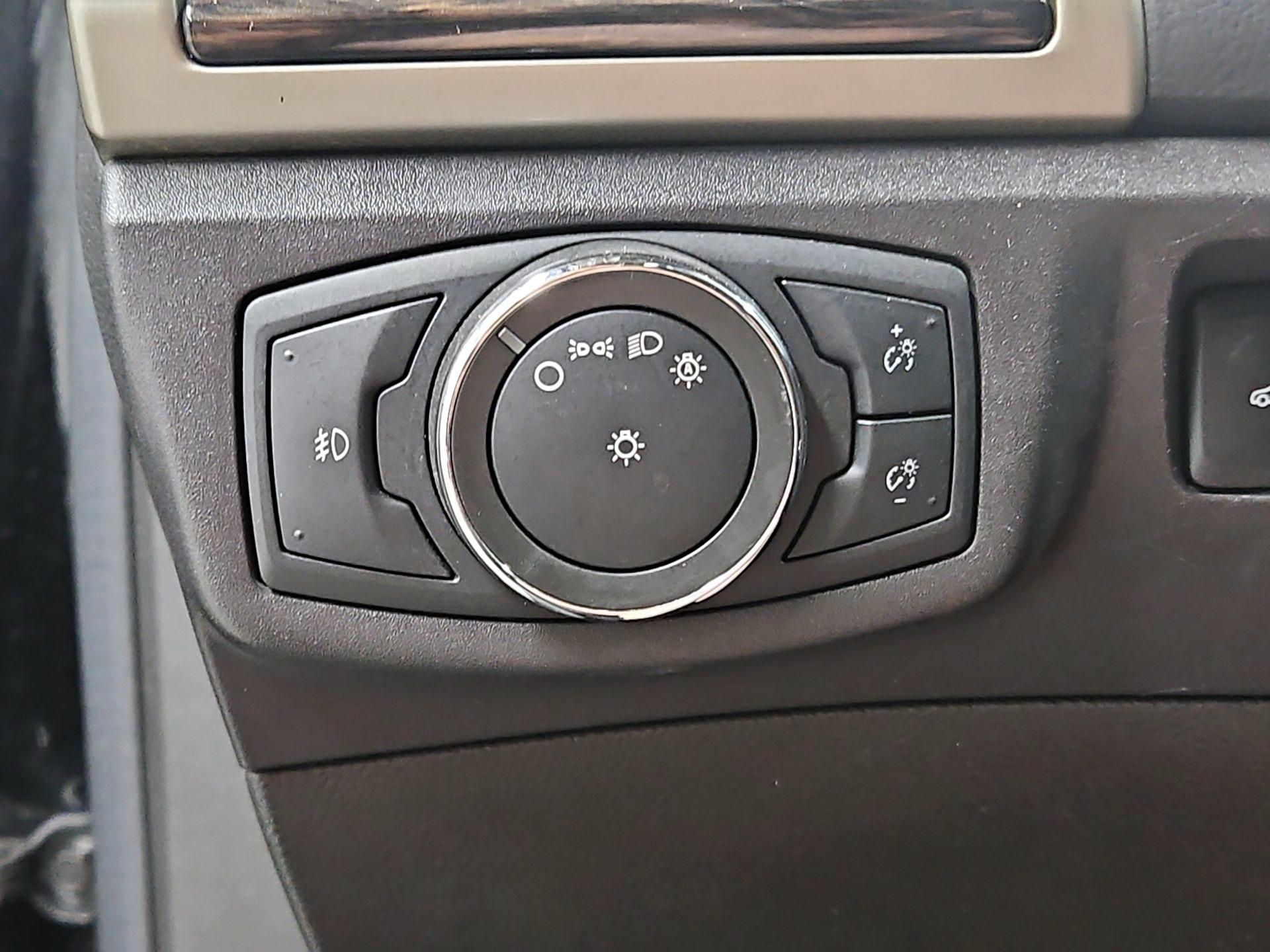 Thumbnail: 2016 Ford Fusion - 13