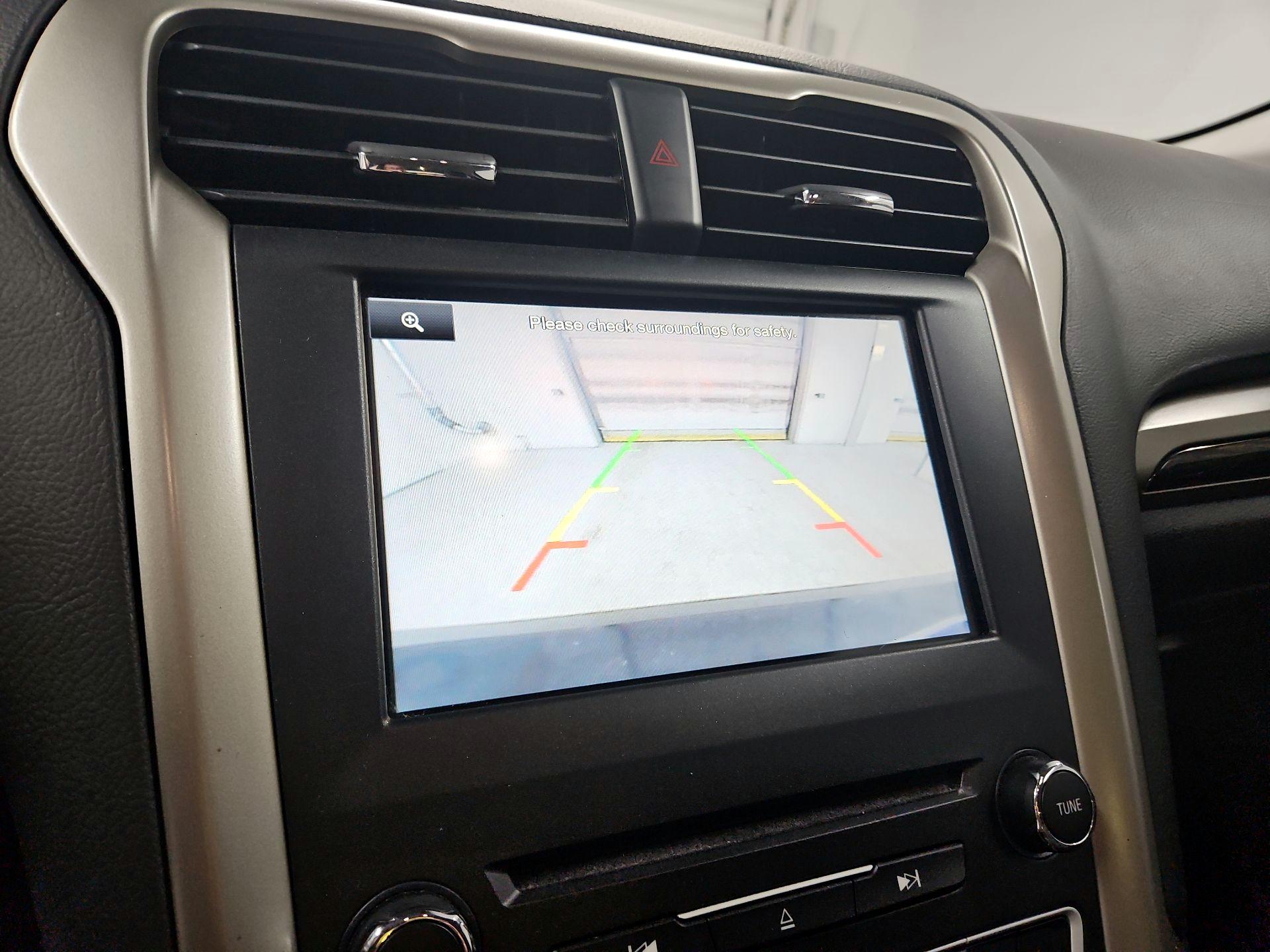 Thumbnail: 2016 Ford Fusion - 14