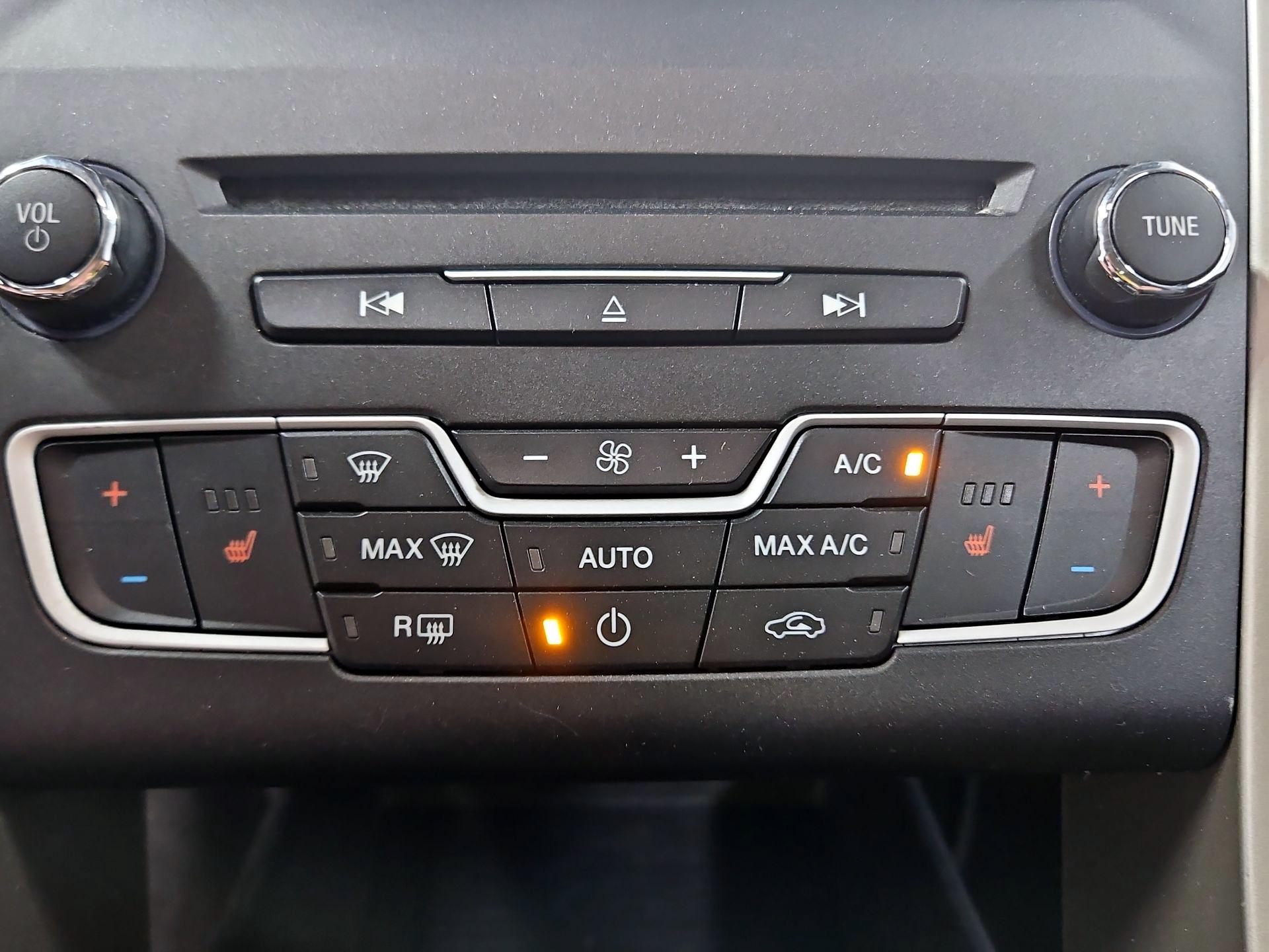 Thumbnail: 2016 Ford Fusion - 16