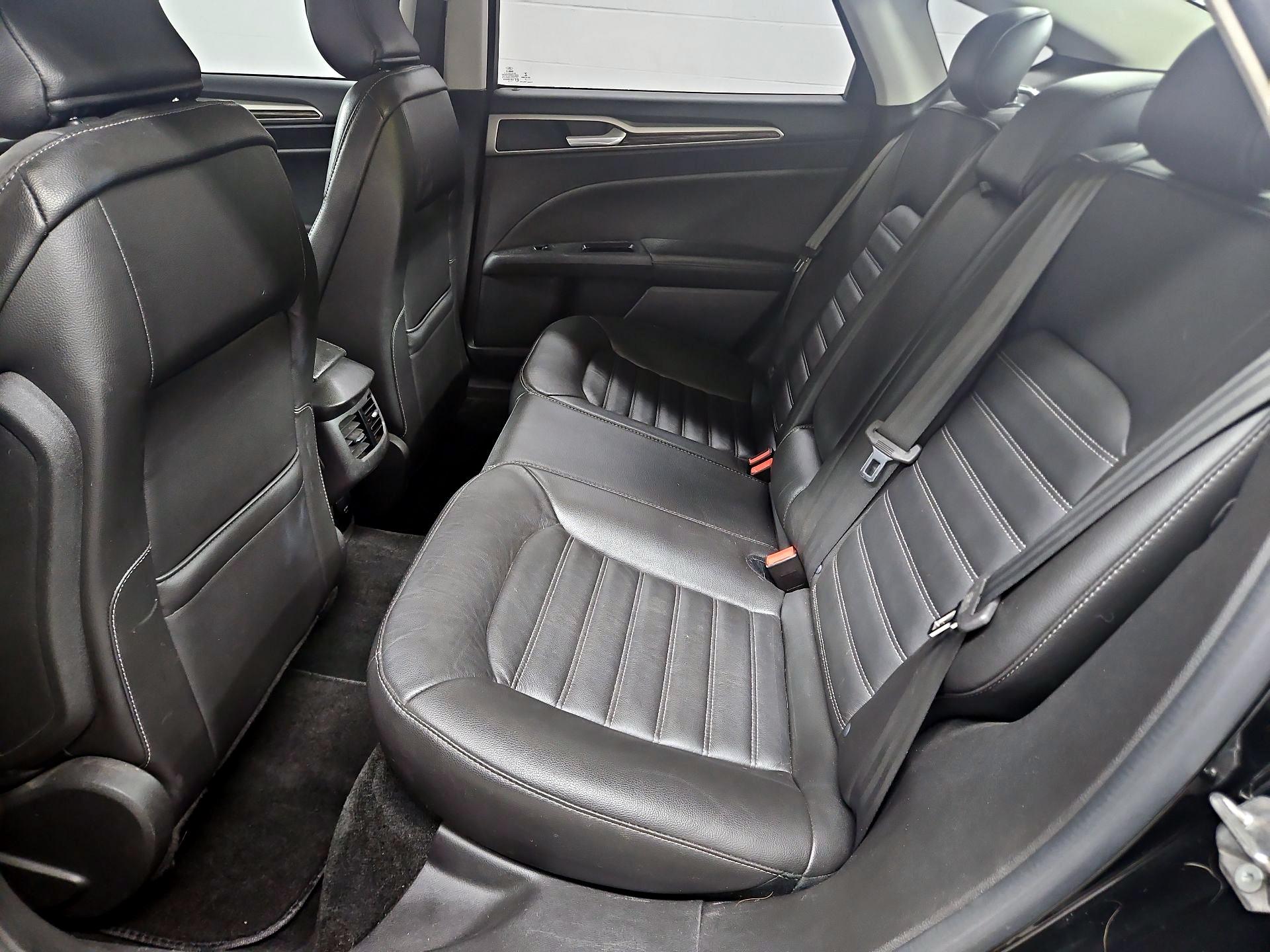 Thumbnail: 2016 Ford Fusion - 19