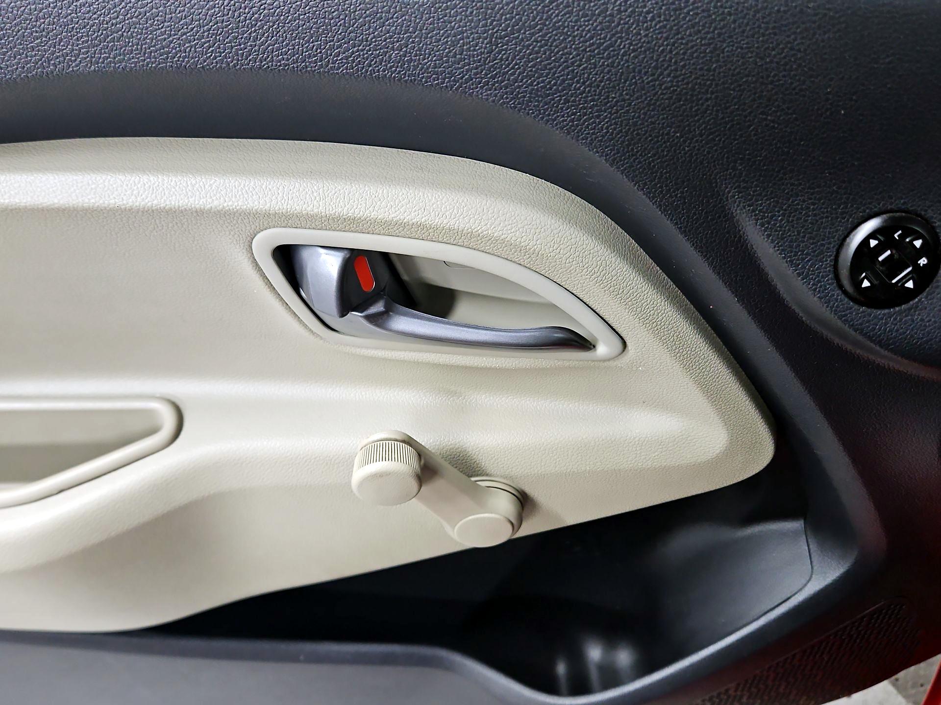 Thumbnail: 2013 Kia Rio - 12