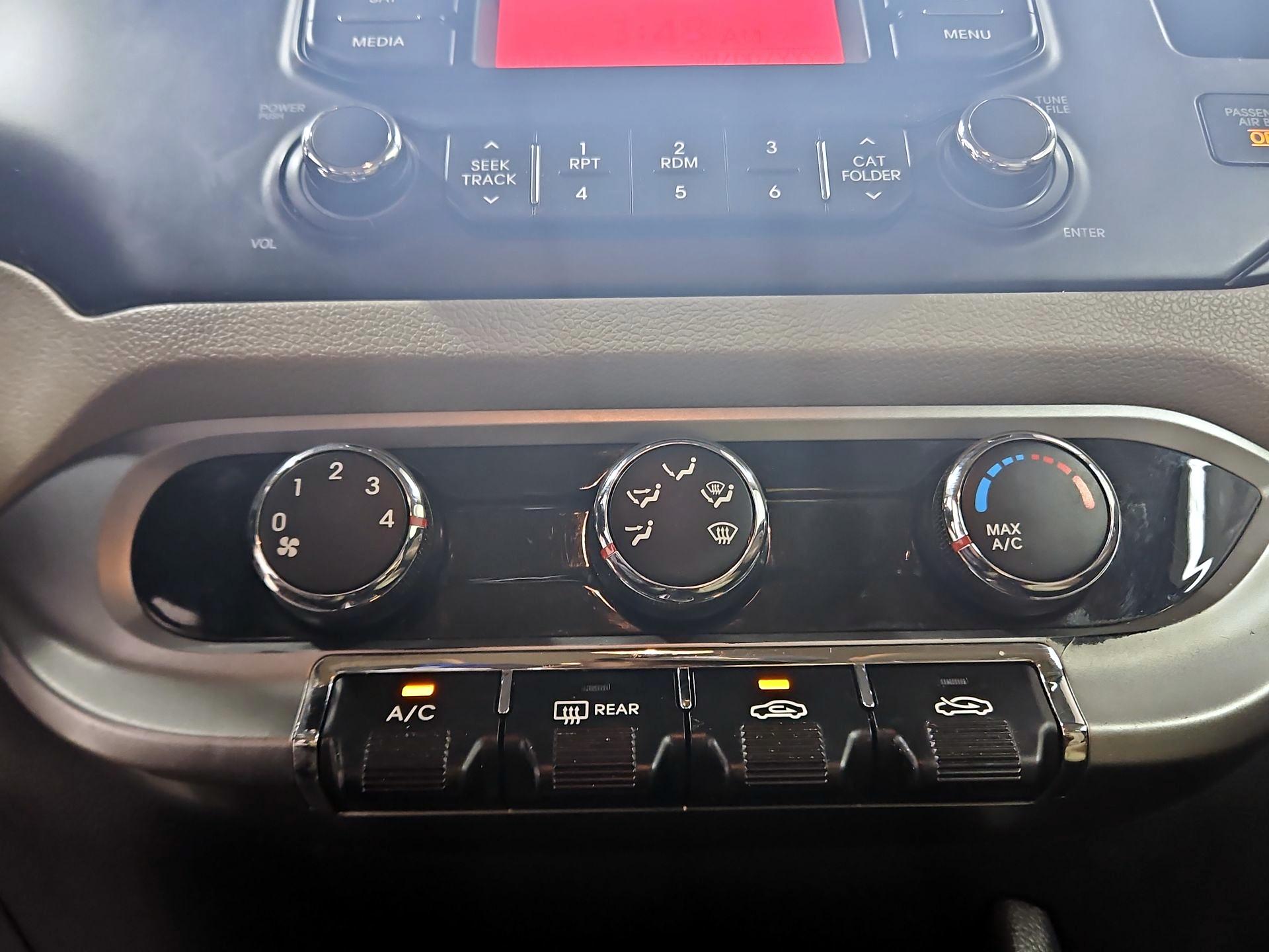 Thumbnail: 2013 Kia Rio - 15