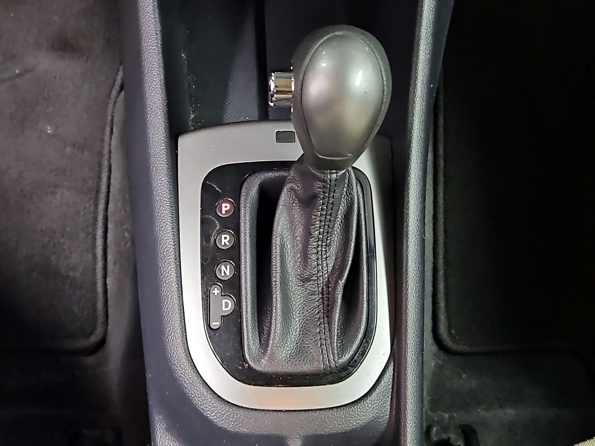 Thumbnail: 2013 Kia Rio - 16