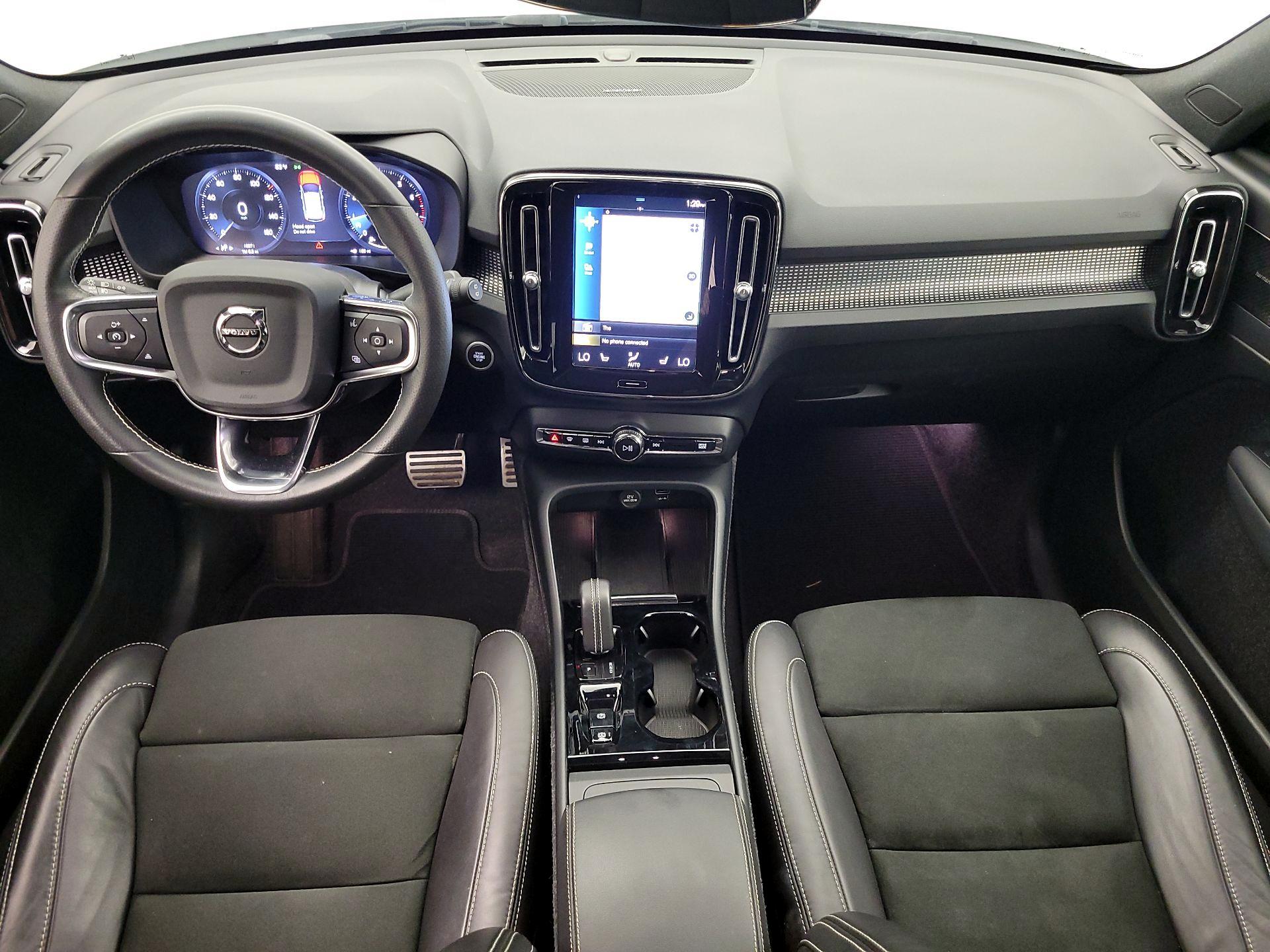 Thumbnail: 2021 Volvo XC40 - 9