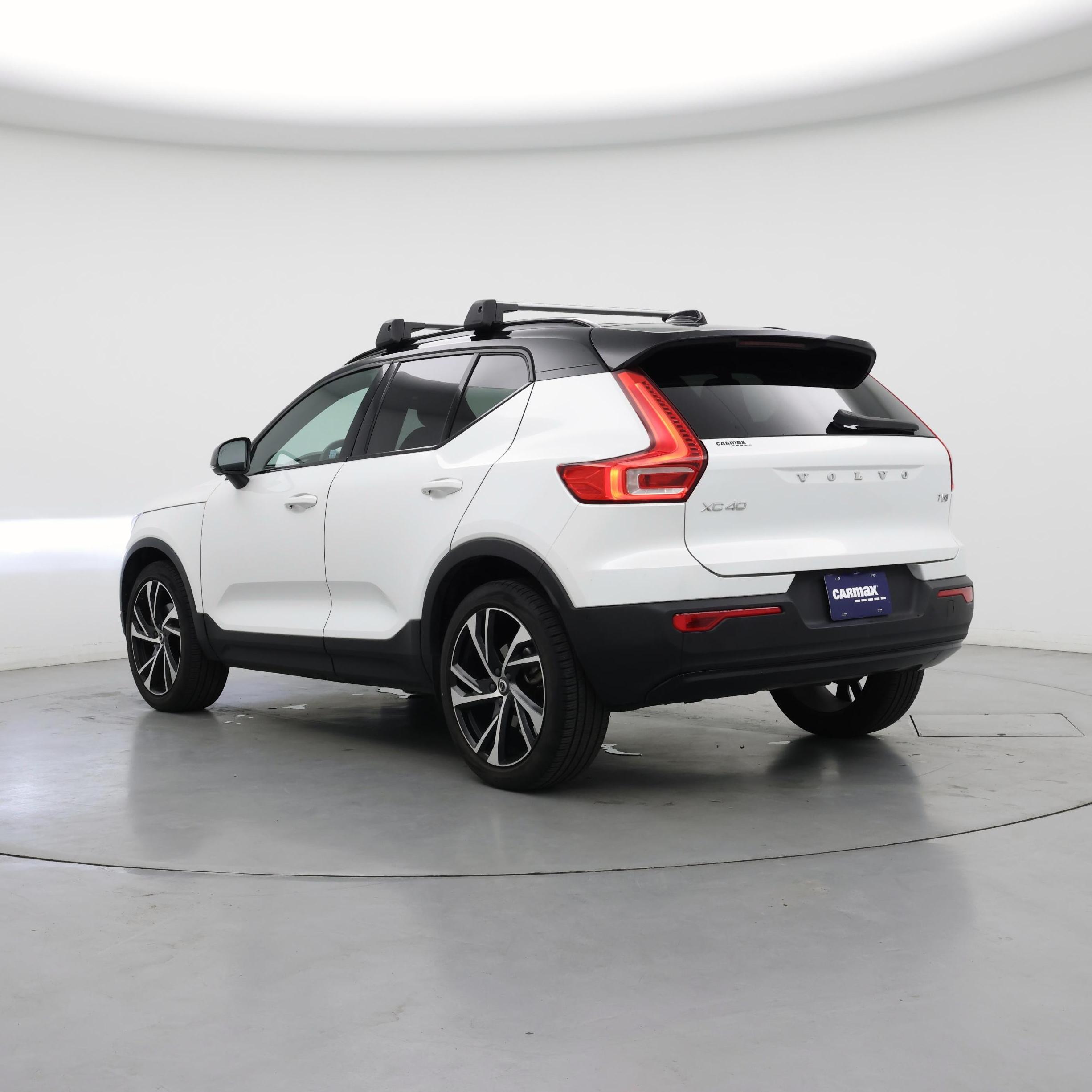 Thumbnail: 2021 Volvo XC40 - 2