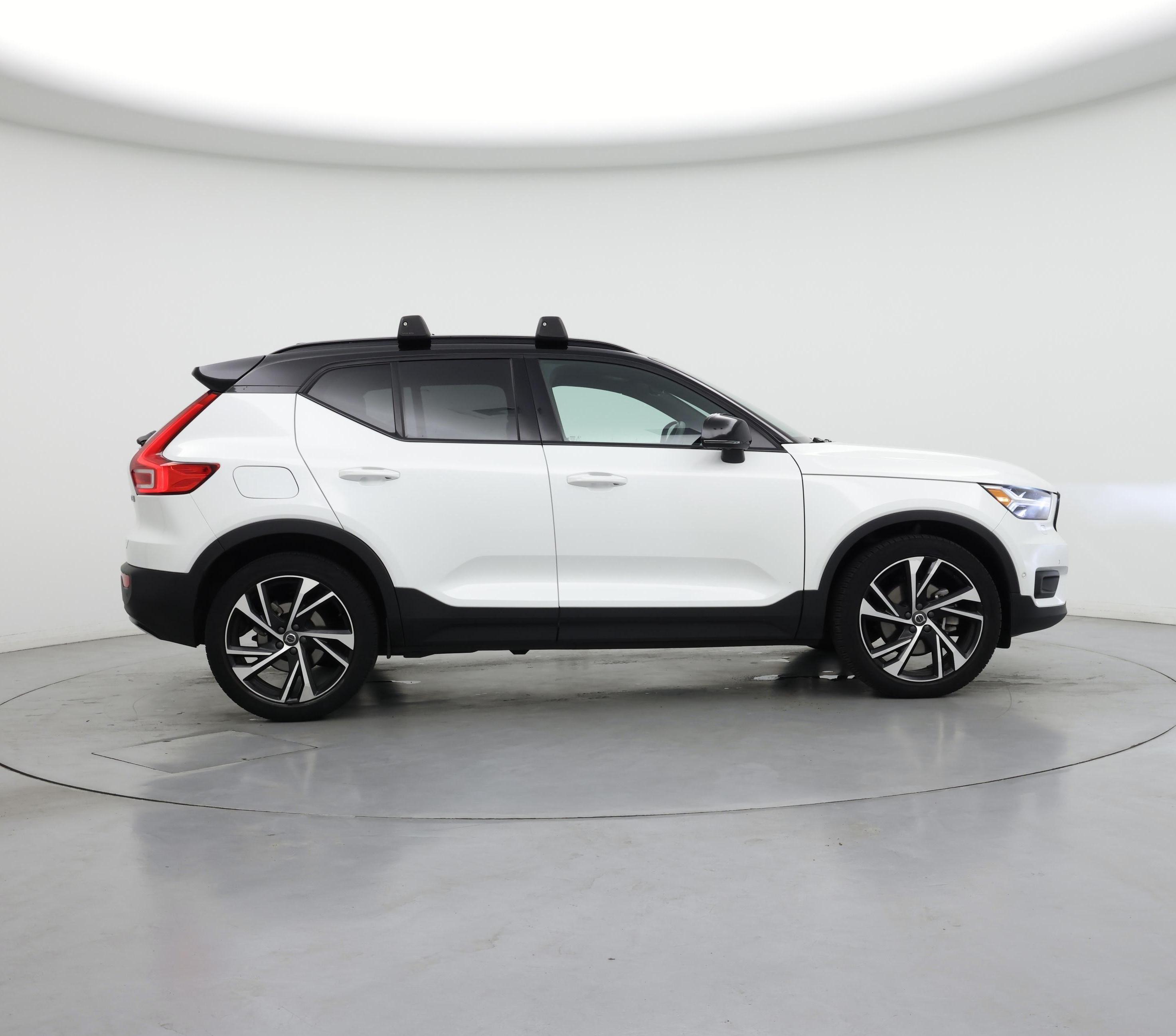 Thumbnail: 2021 Volvo XC40 - 7