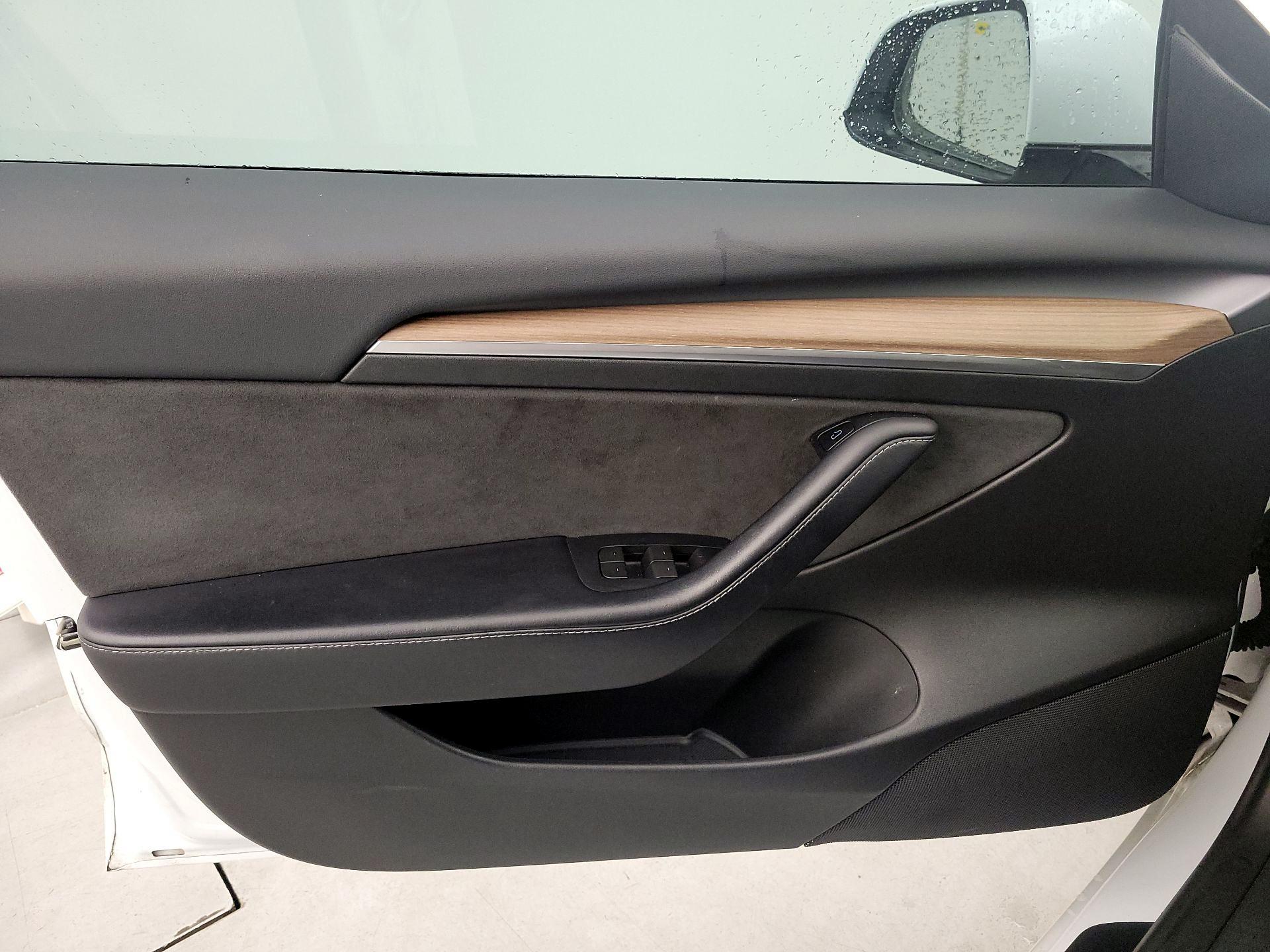 Thumbnail: 2023 Tesla Model 3 - 12