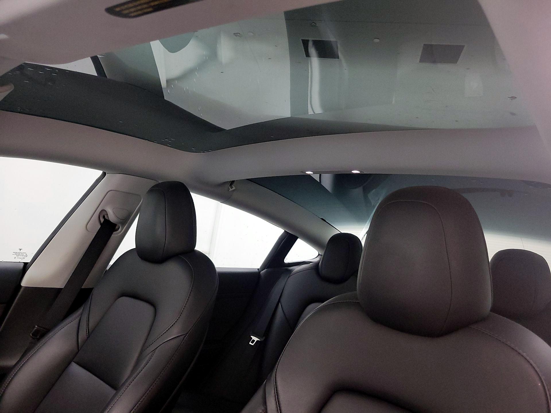 Thumbnail: 2023 Tesla Model 3 - 18