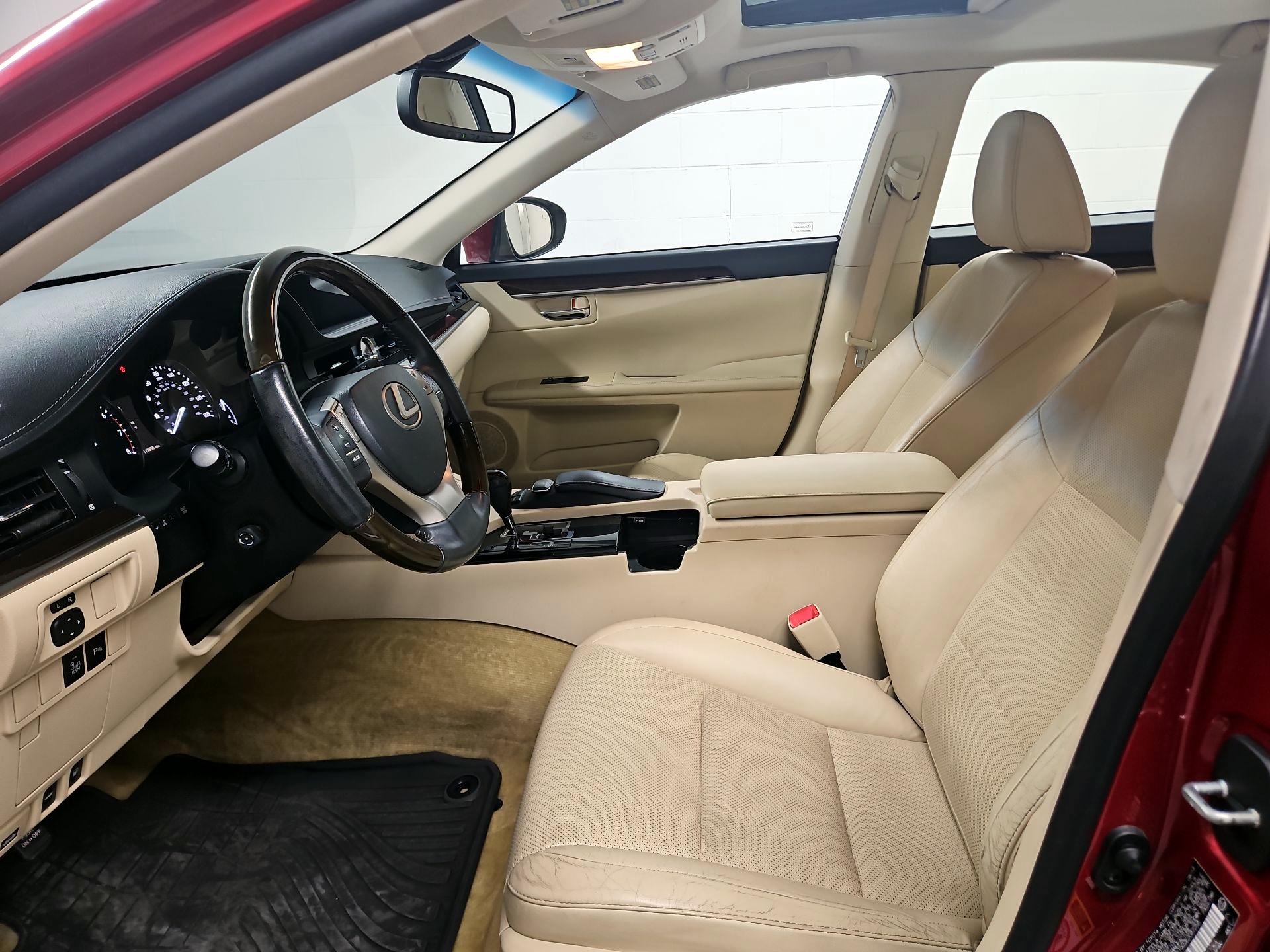 Thumbnail: 2014 Lexus ES - 11
