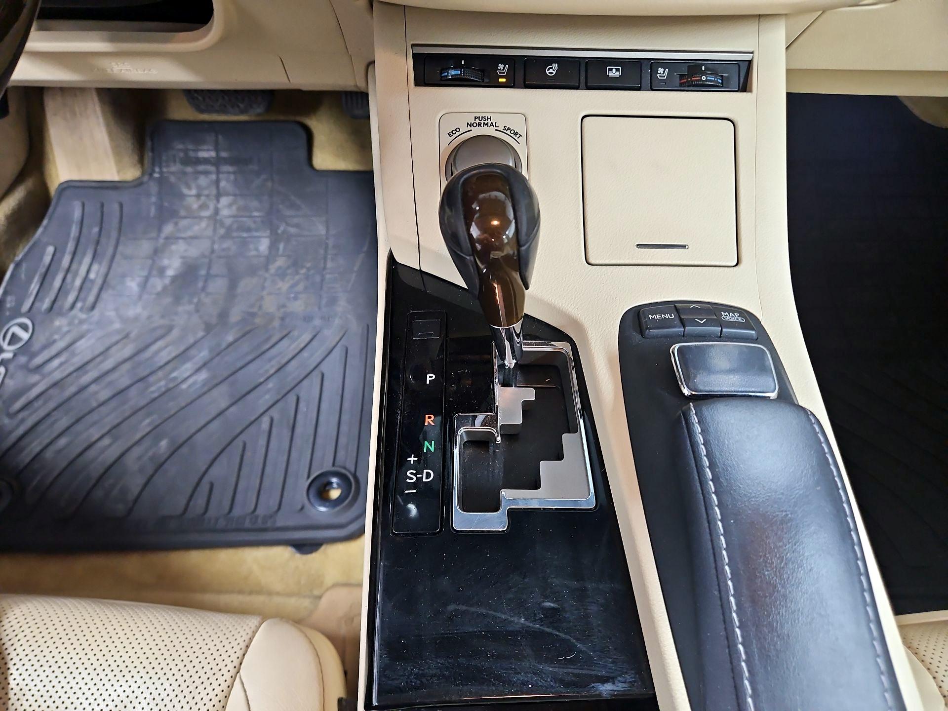 Thumbnail: 2014 Lexus ES - 18