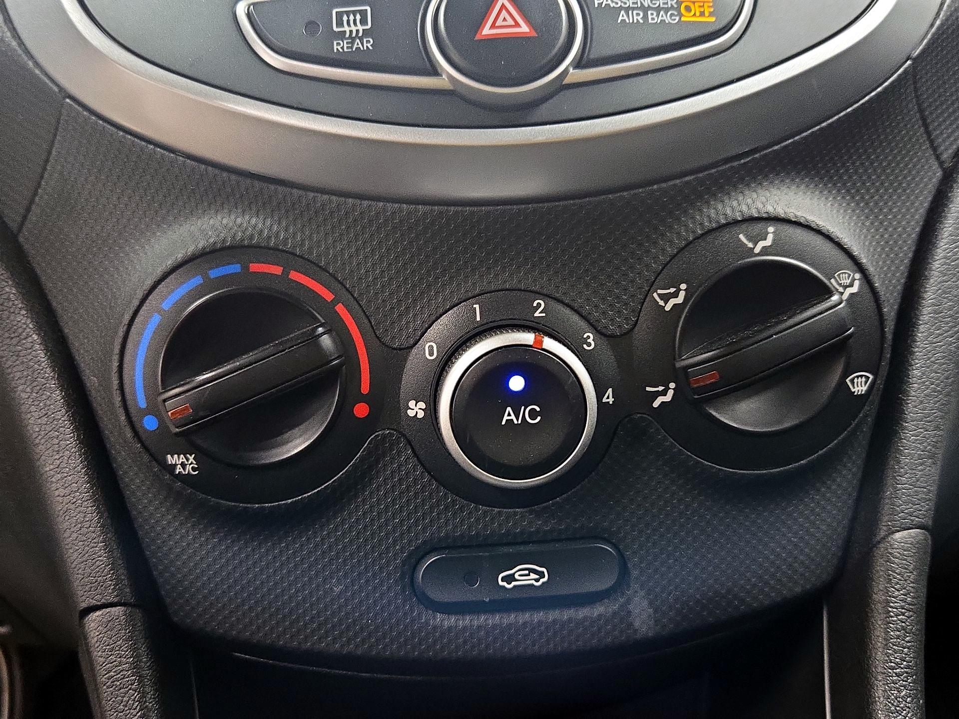 Thumbnail: 2013 Hyundai Accent - 15
