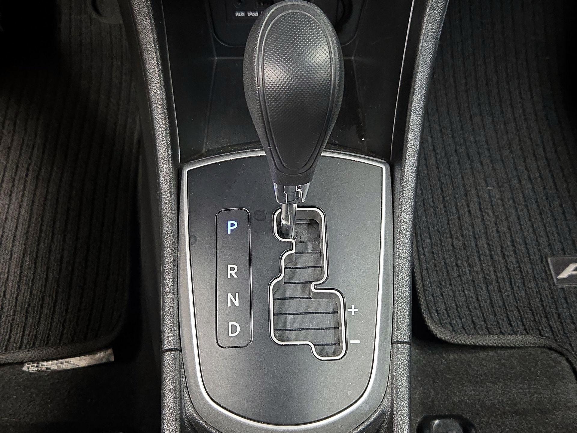 Thumbnail: 2013 Hyundai Accent - 16