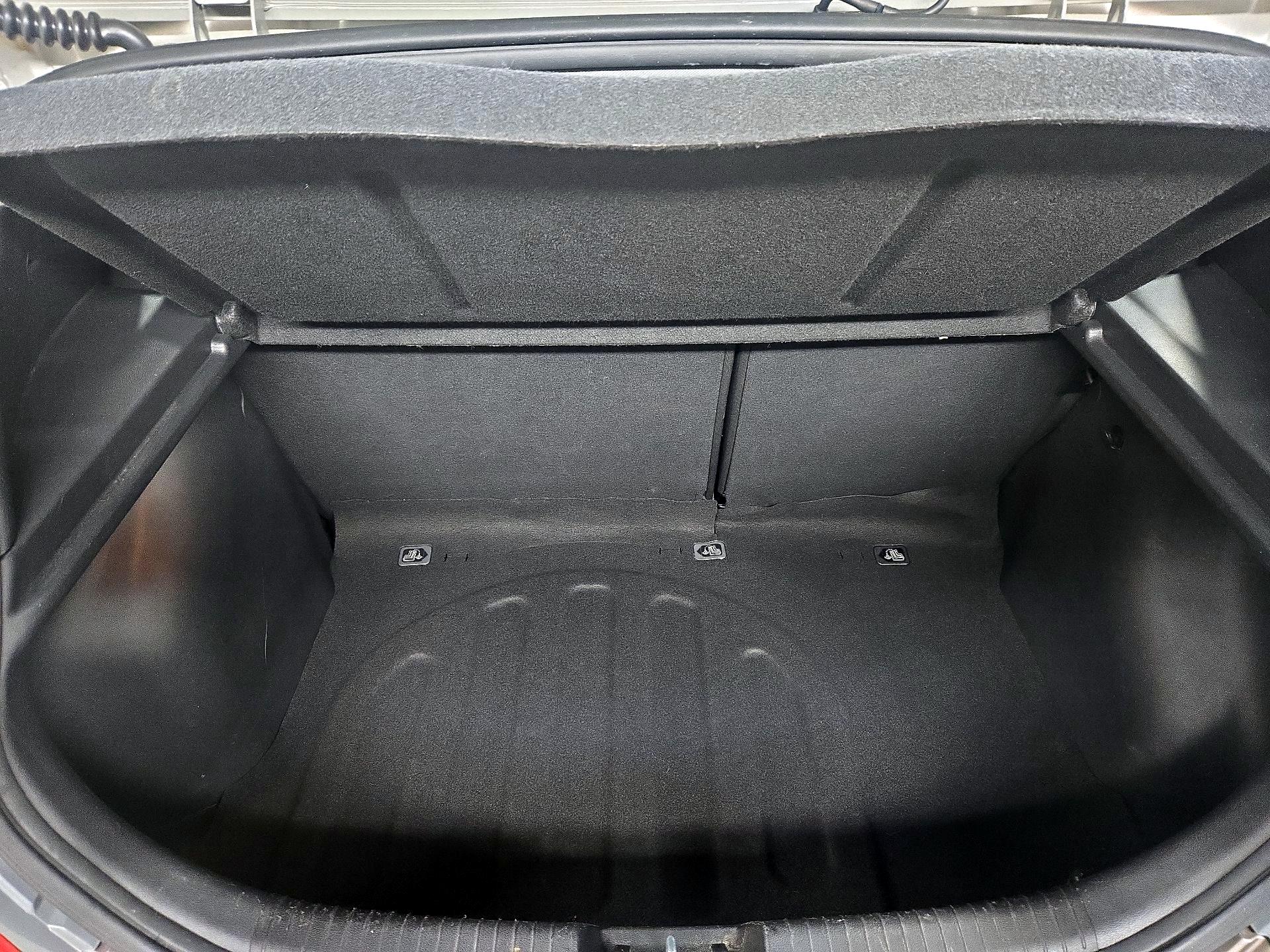 Thumbnail: 2013 Hyundai Accent - 19