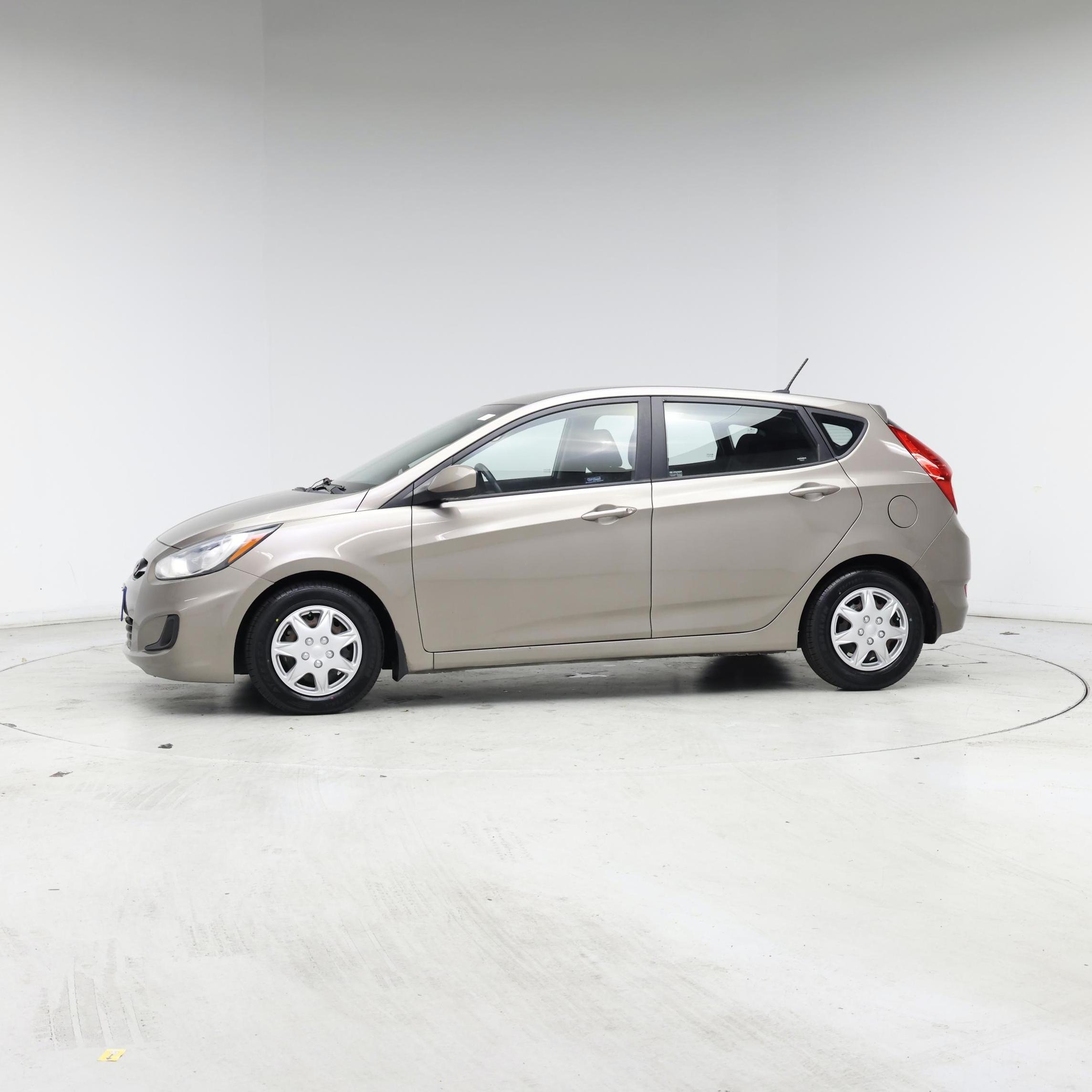 Thumbnail: 2013 Hyundai Accent - 3