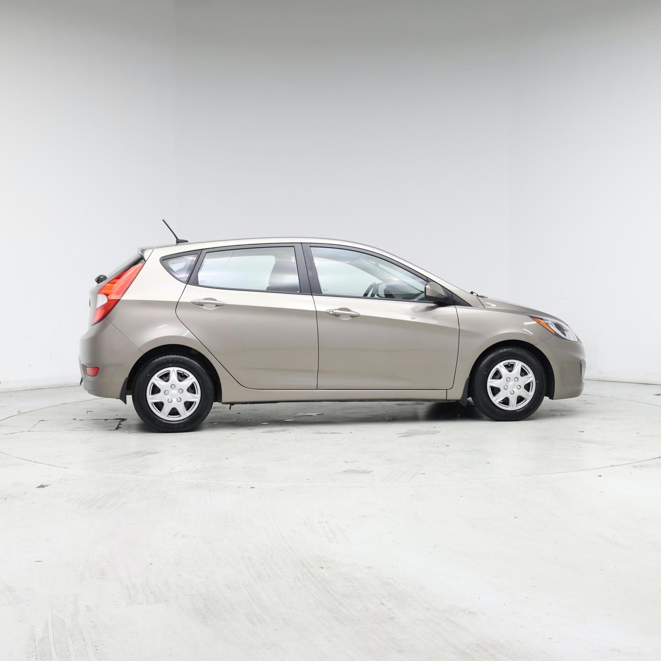 Thumbnail: 2013 Hyundai Accent - 7