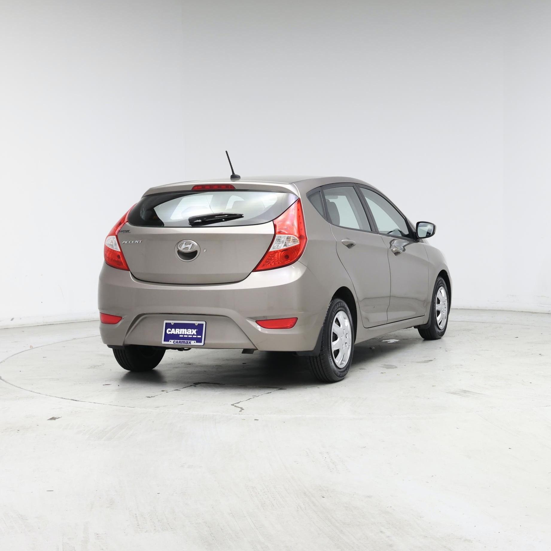 Thumbnail: 2013 Hyundai Accent - 8