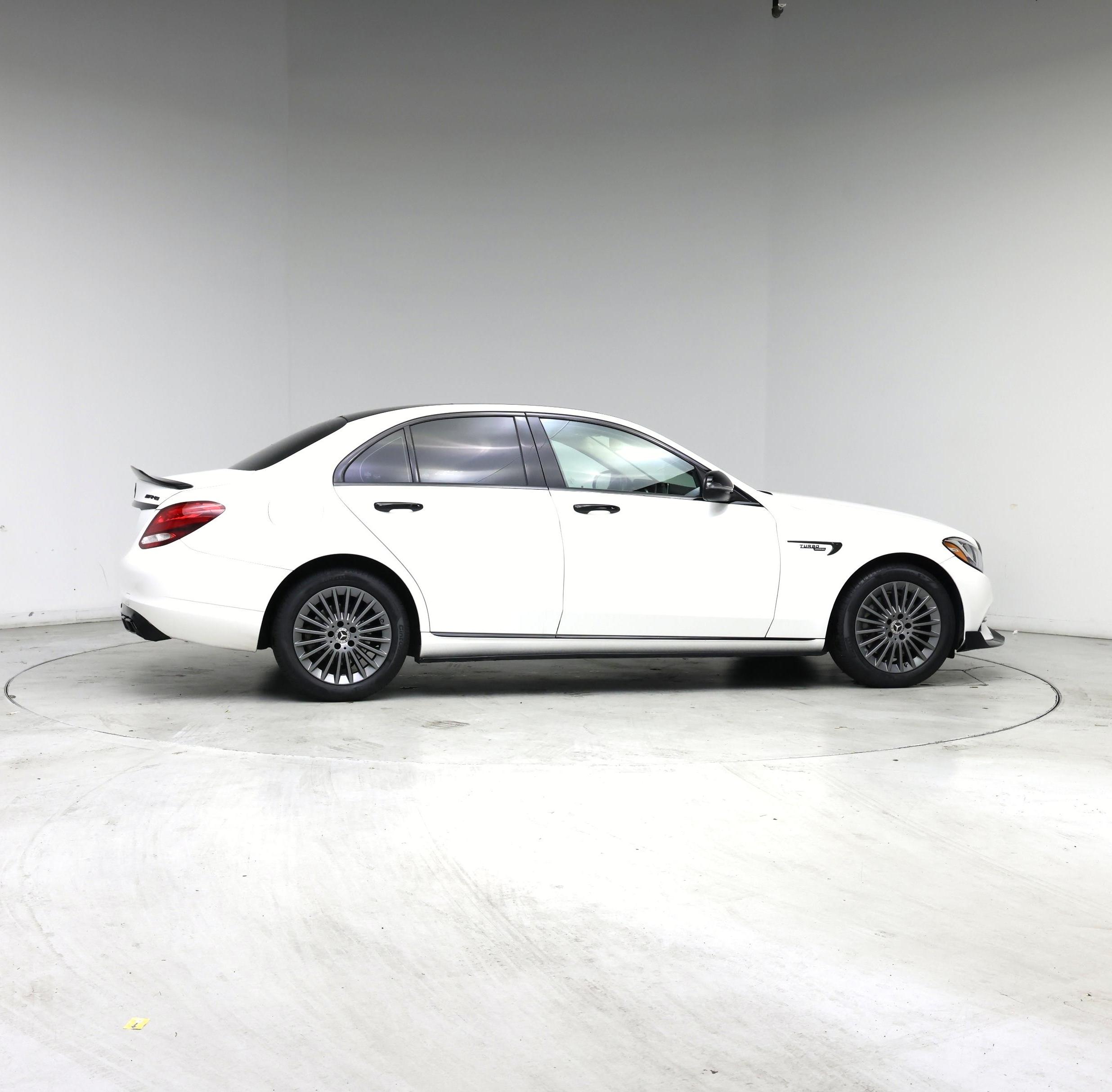 Thumbnail: 2016 Mercedes-Benz C-Class - 7