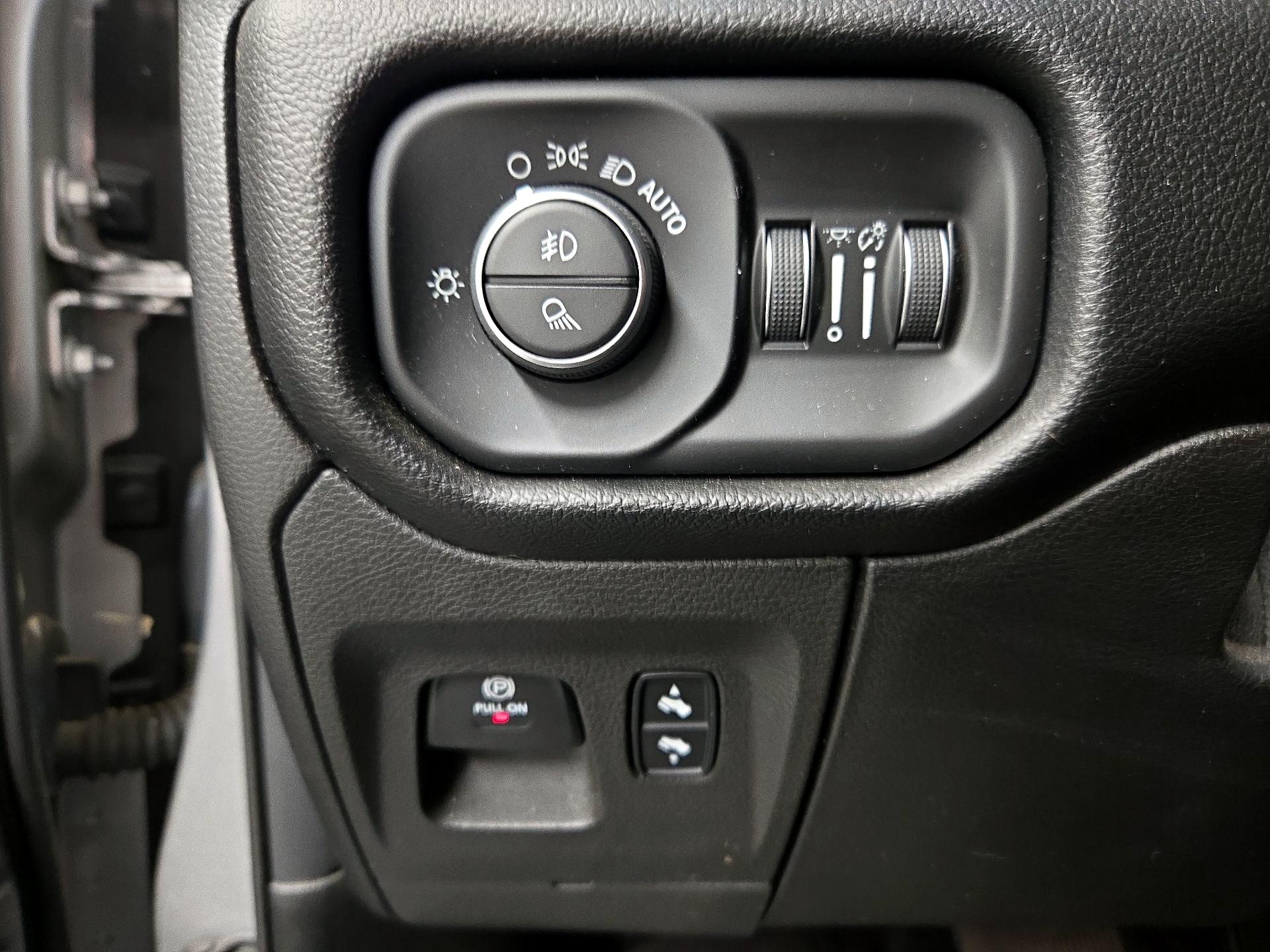 Thumbnail: 2019 RAM 1500 - 13