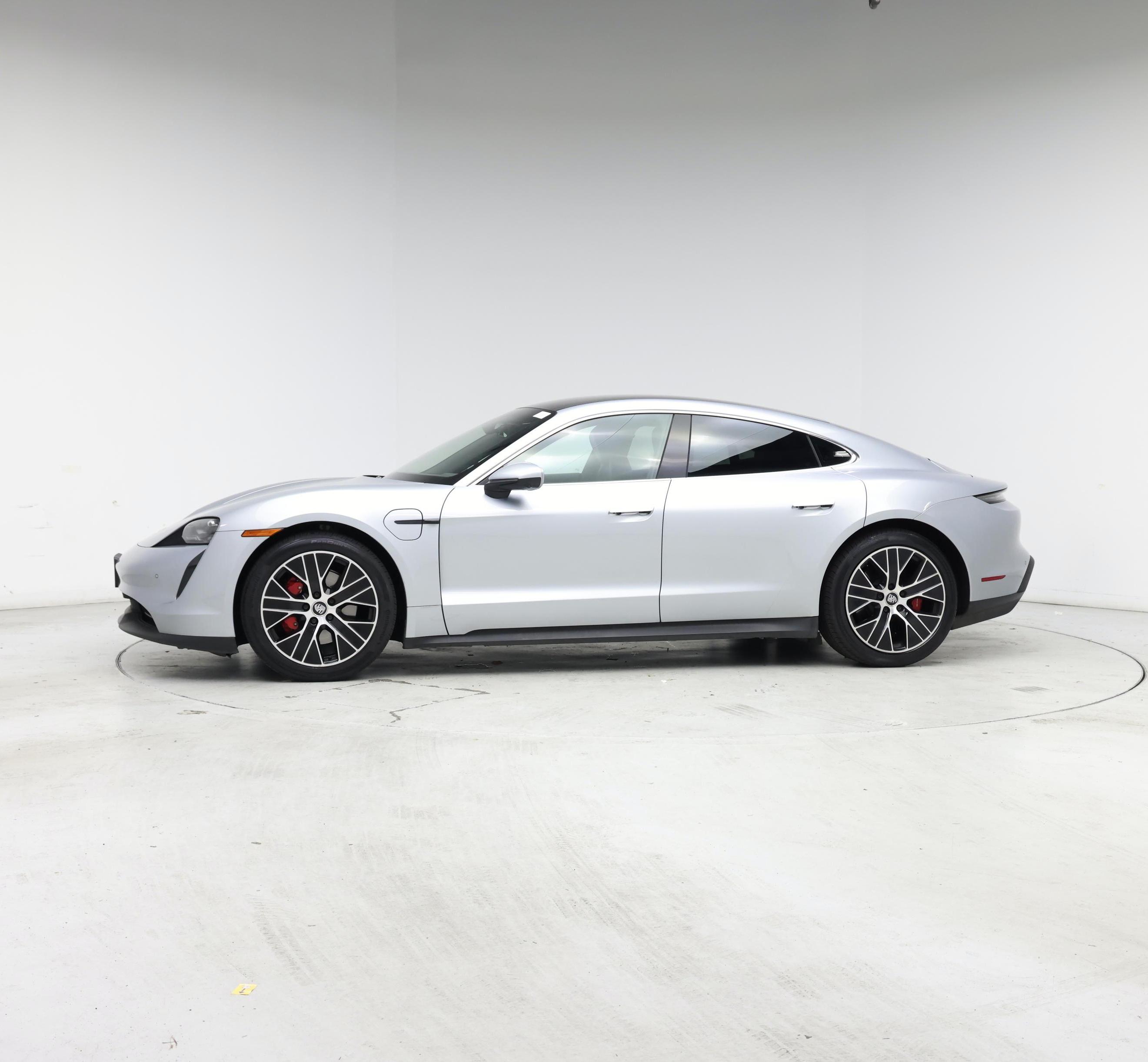 Thumbnail: 2021 Porsche Taycan - 3
