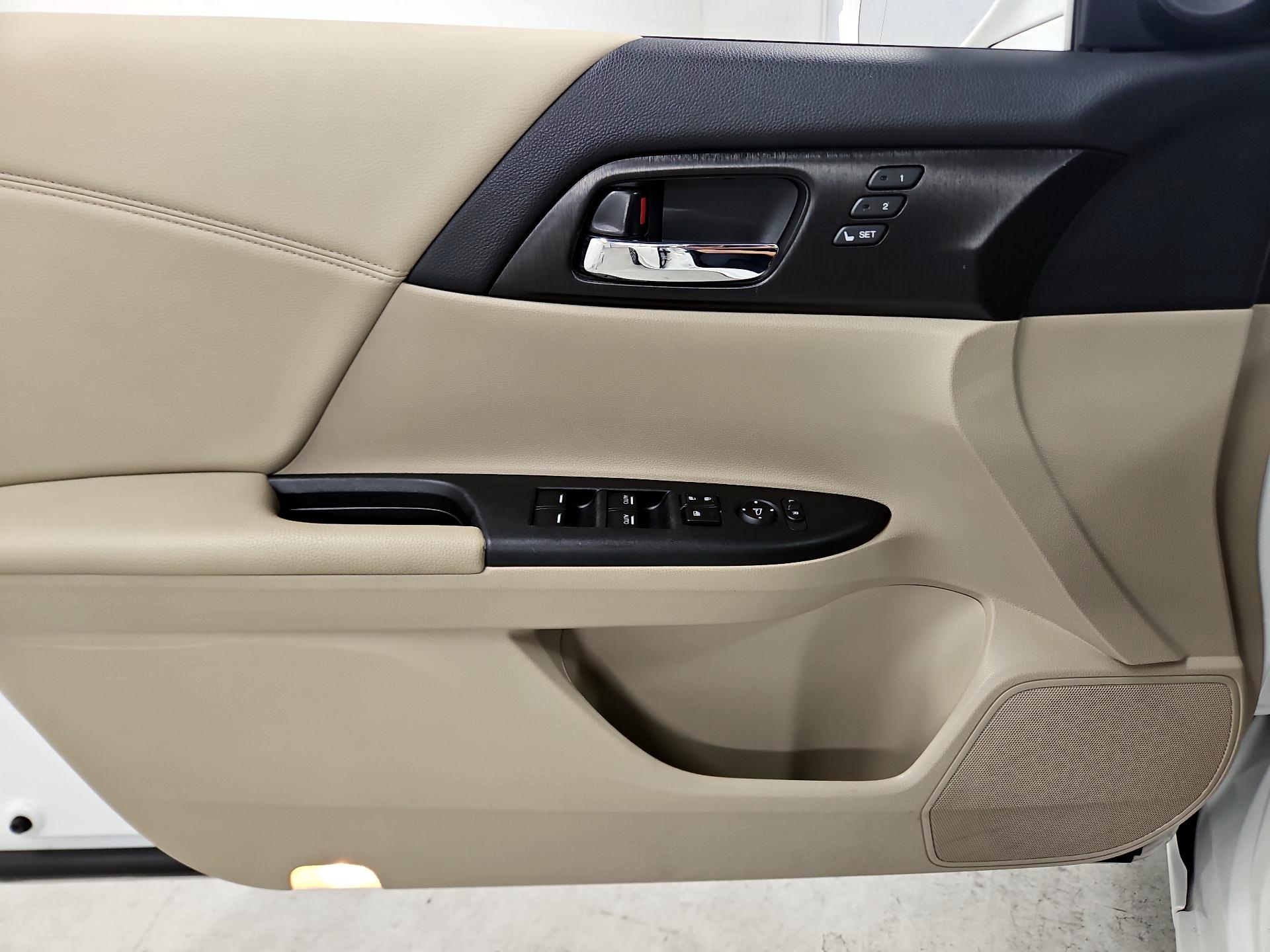 Thumbnail: 2015 Honda Accord - 12