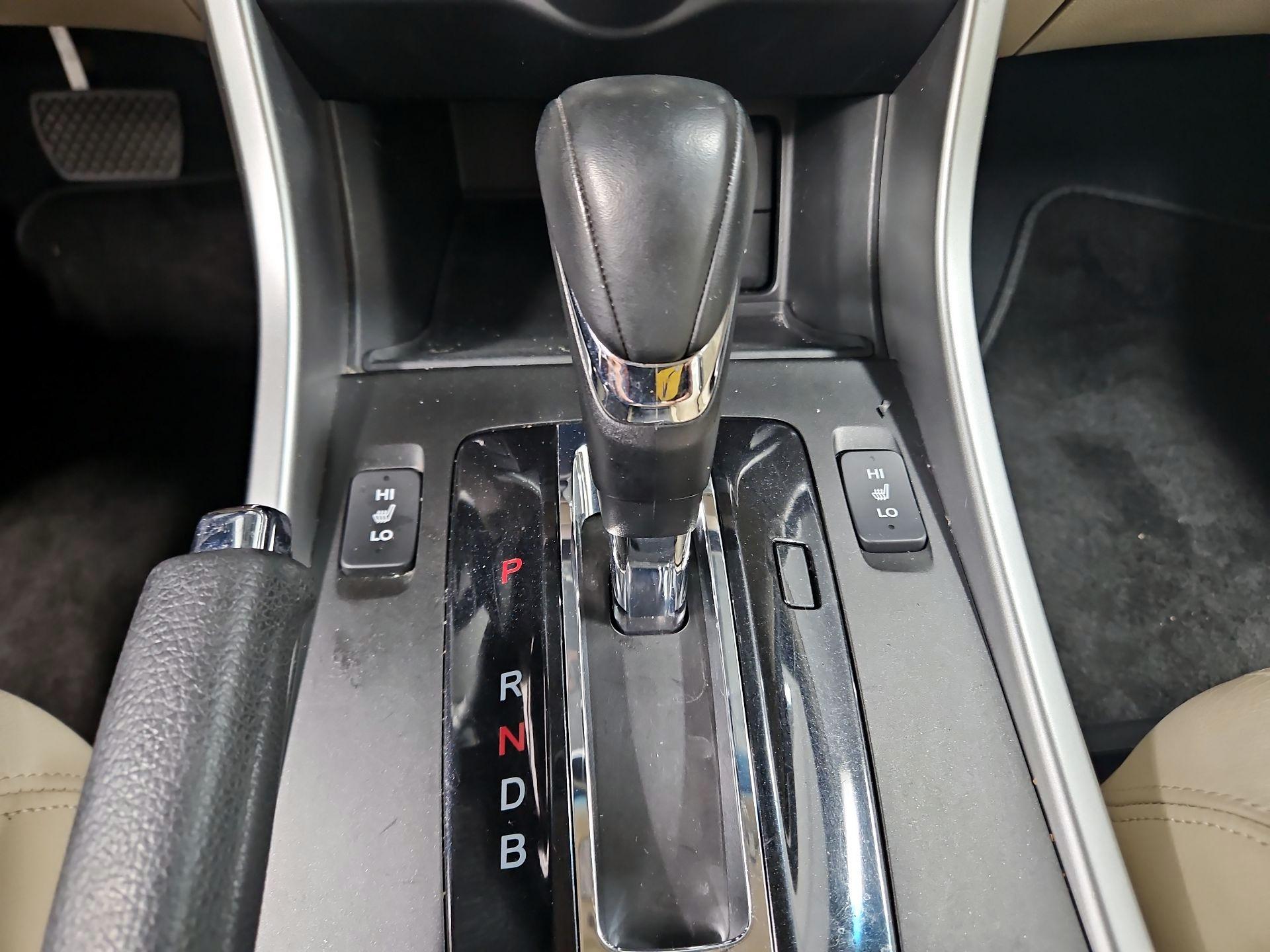 Thumbnail: 2015 Honda Accord - 18