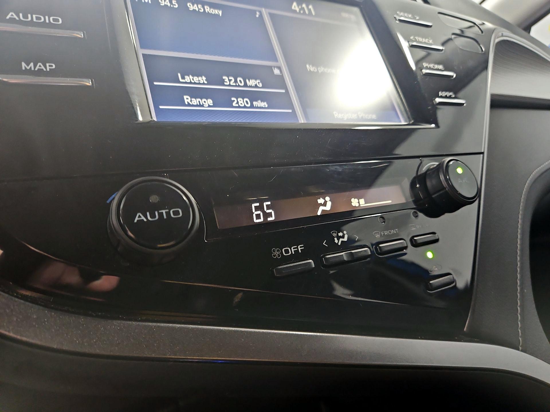 Thumbnail: 2019 Toyota Camry - 16