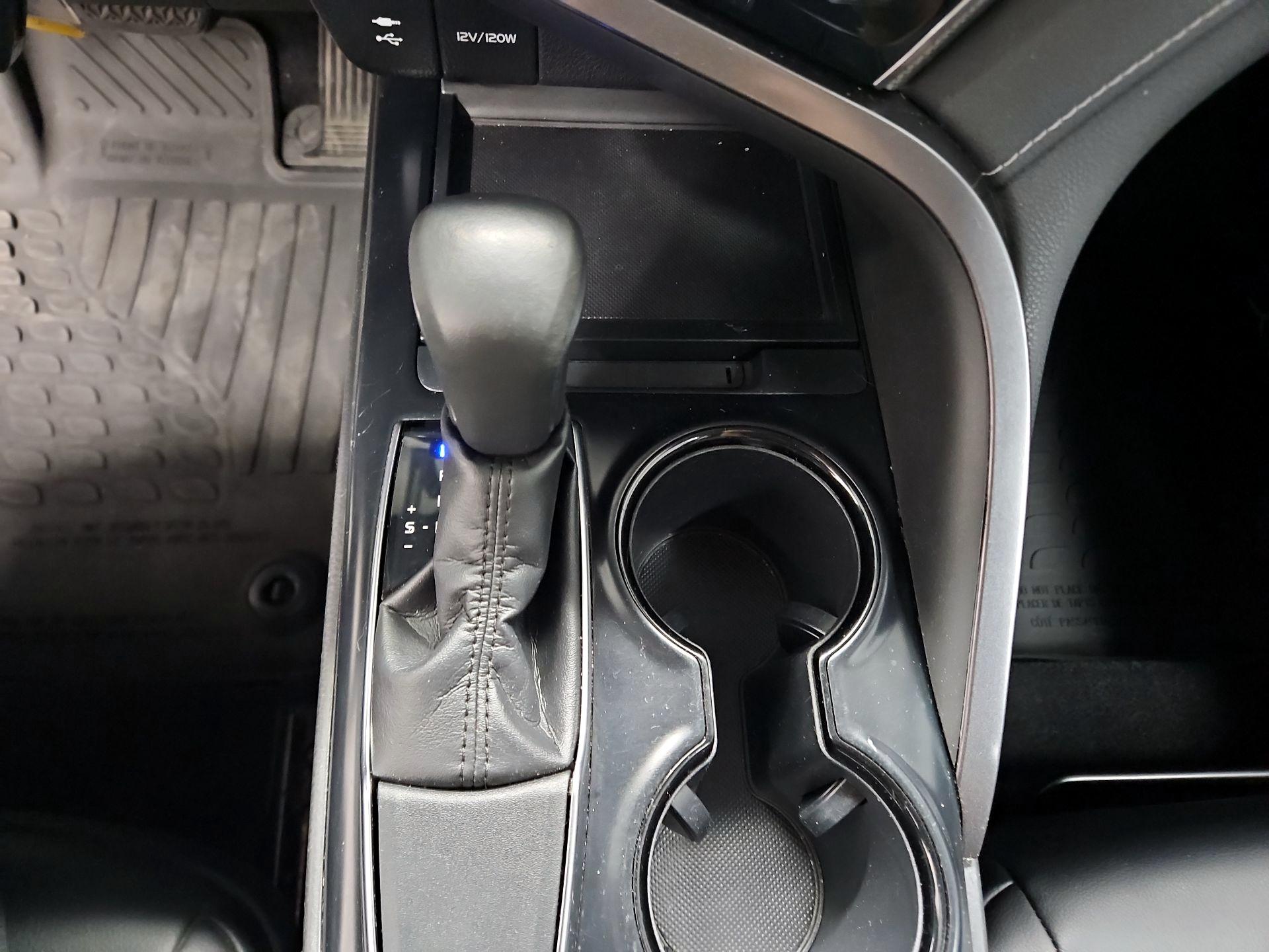 Thumbnail: 2019 Toyota Camry - 17