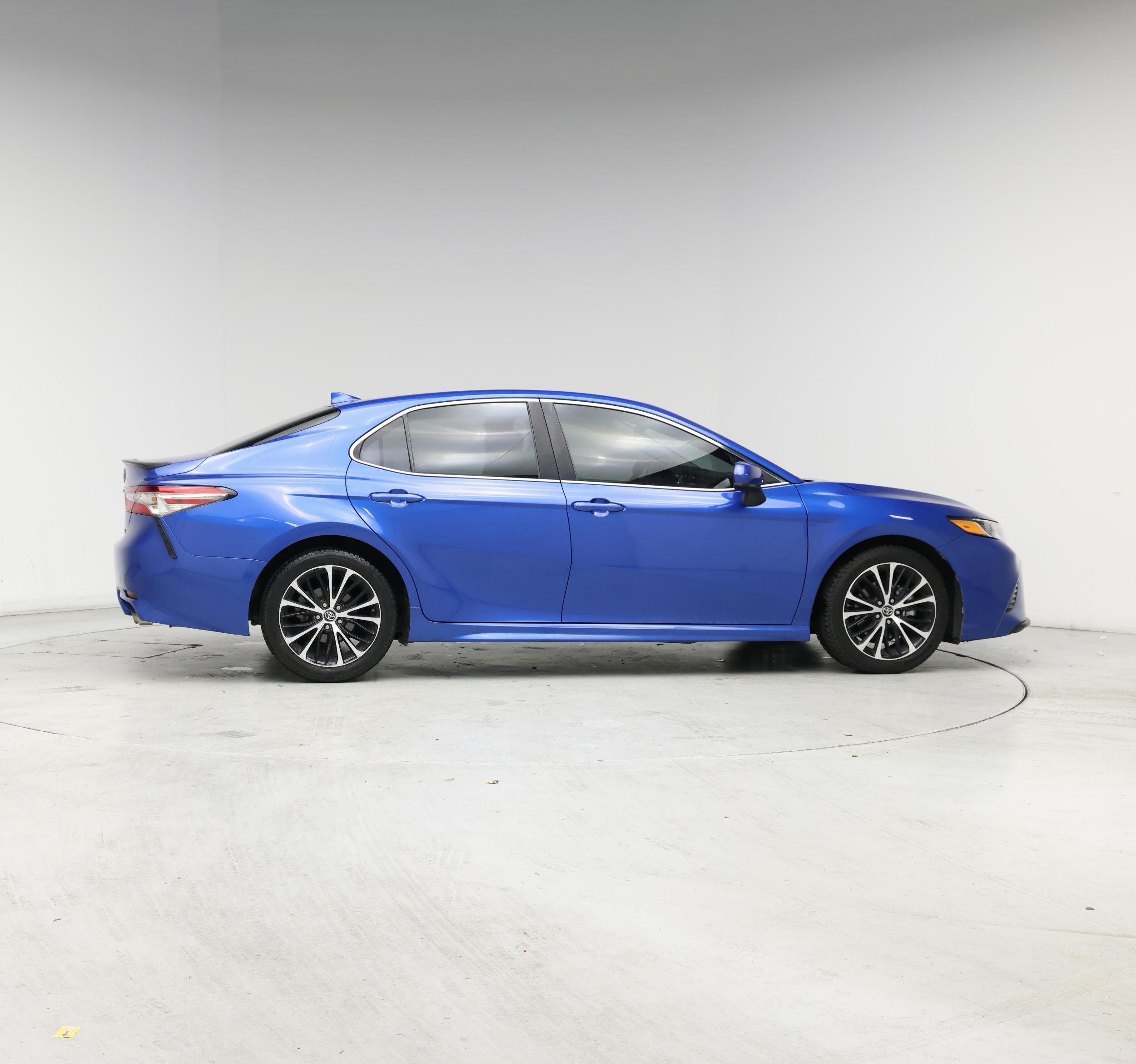 Thumbnail: 2019 Toyota Camry - 7