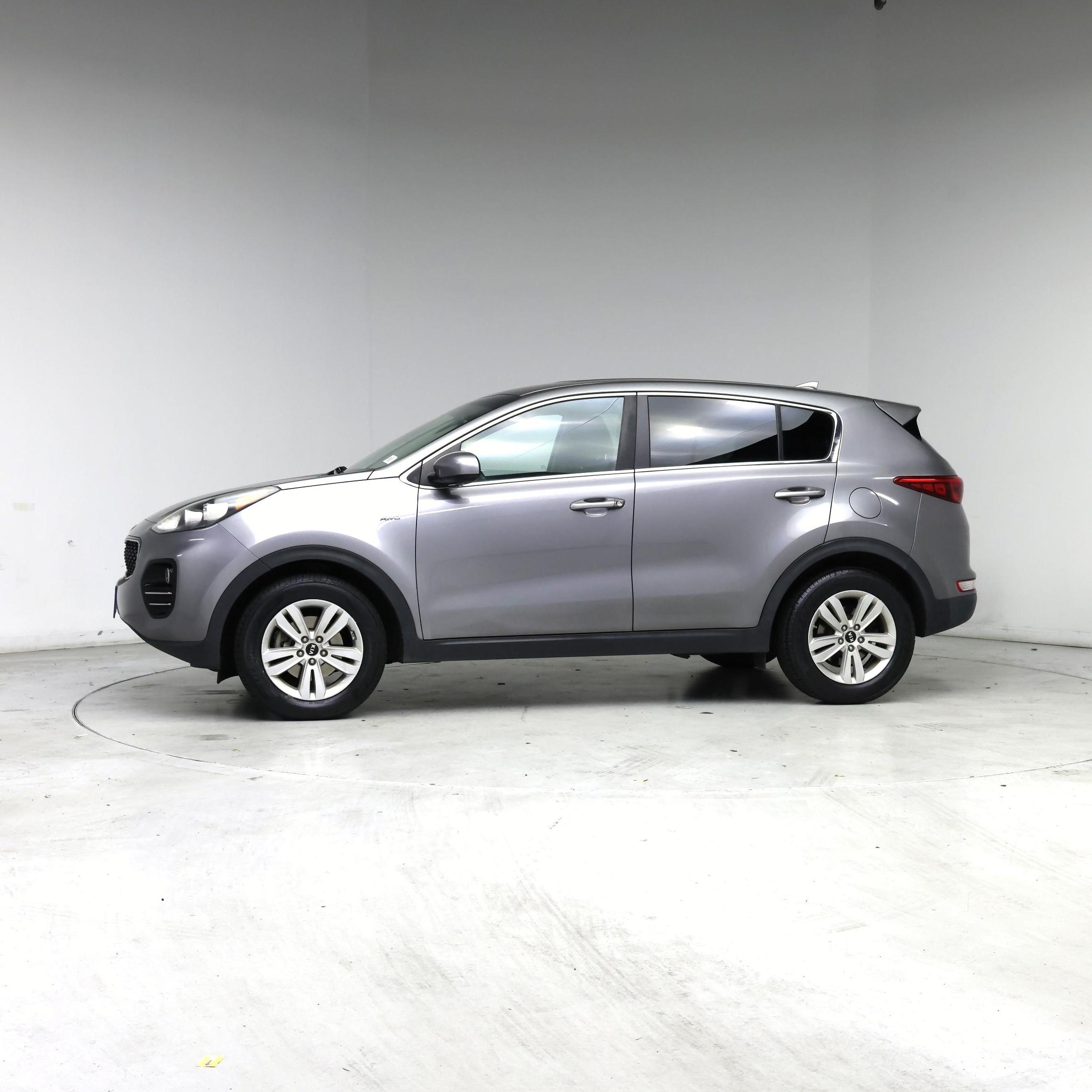 Thumbnail: 2017 Kia Sportage - 3
