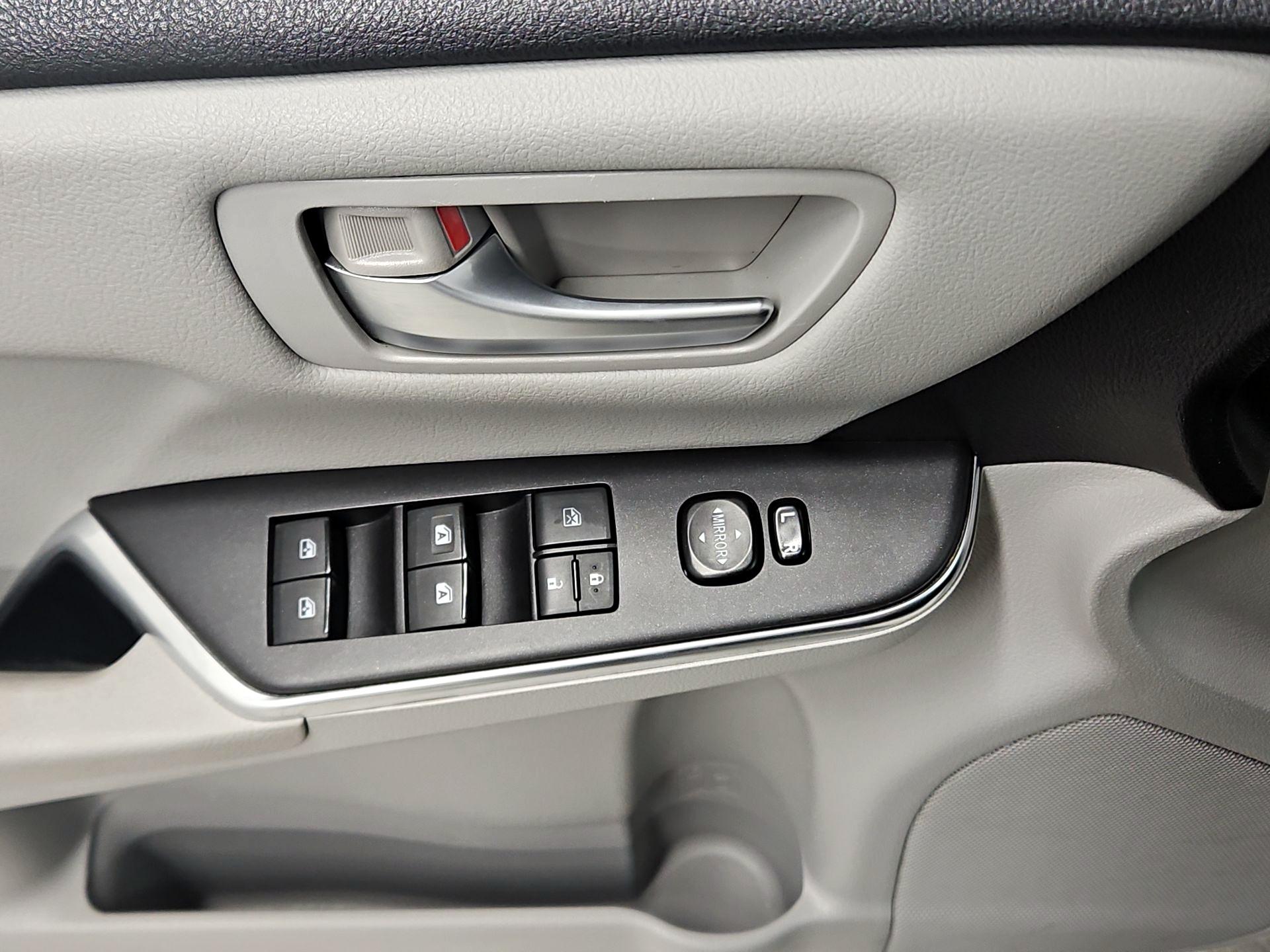 Thumbnail: 2016 Toyota Camry - 12