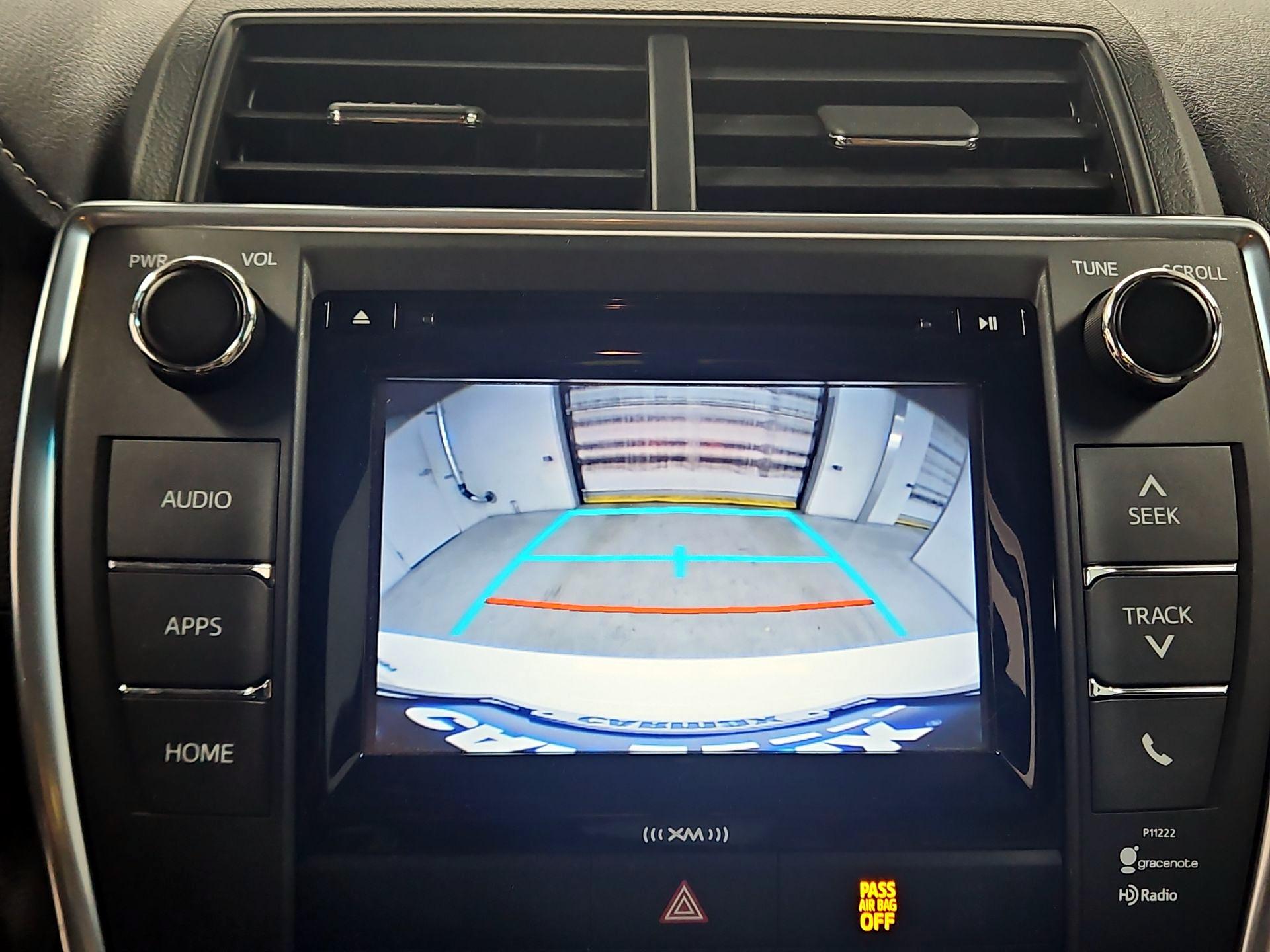 Thumbnail: 2016 Toyota Camry - 14