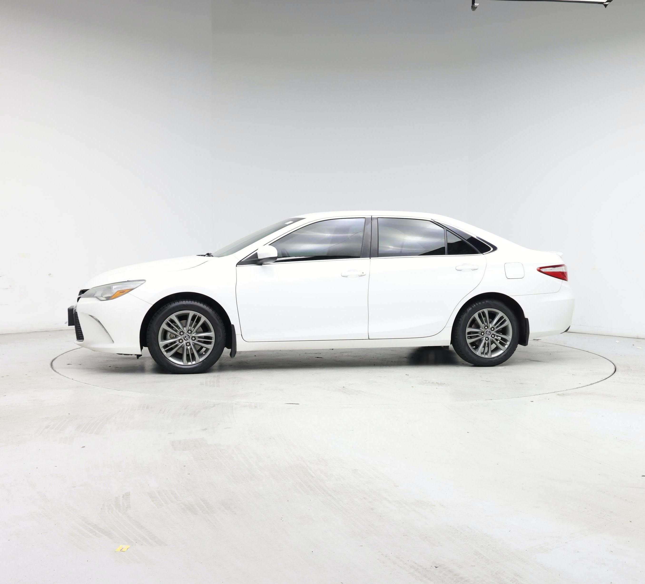 Thumbnail: 2016 Toyota Camry - 3
