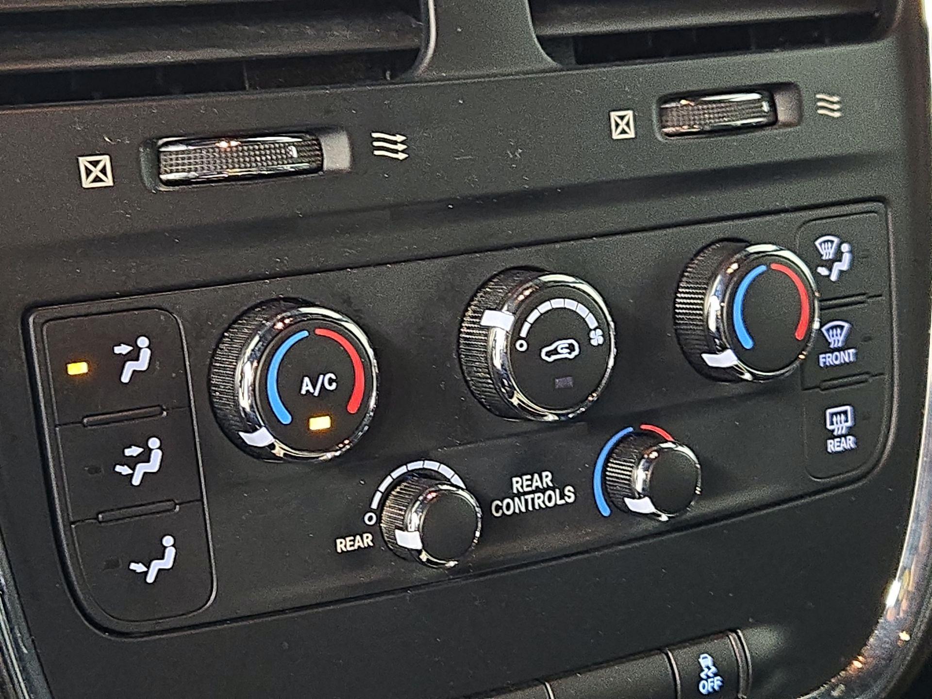 Thumbnail: 2018 Dodge Grand Caravan - 16