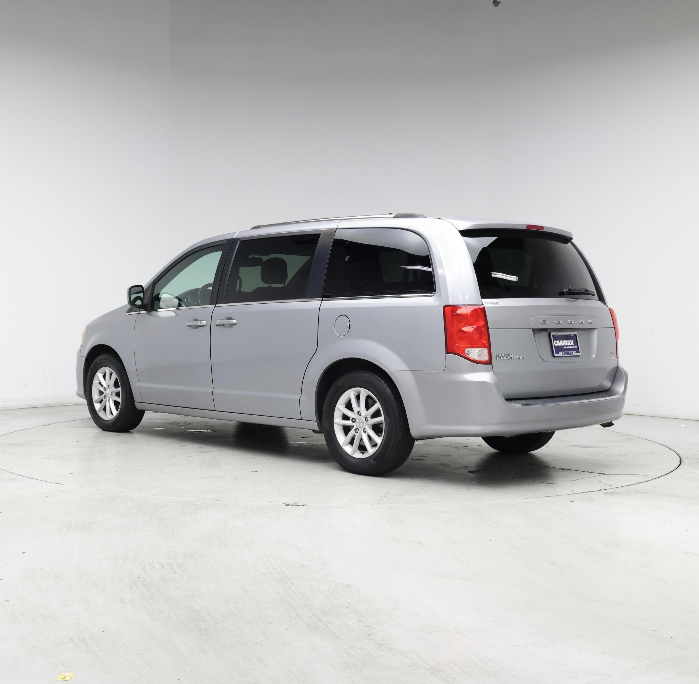 Thumbnail: 2018 Dodge Grand Caravan - 2