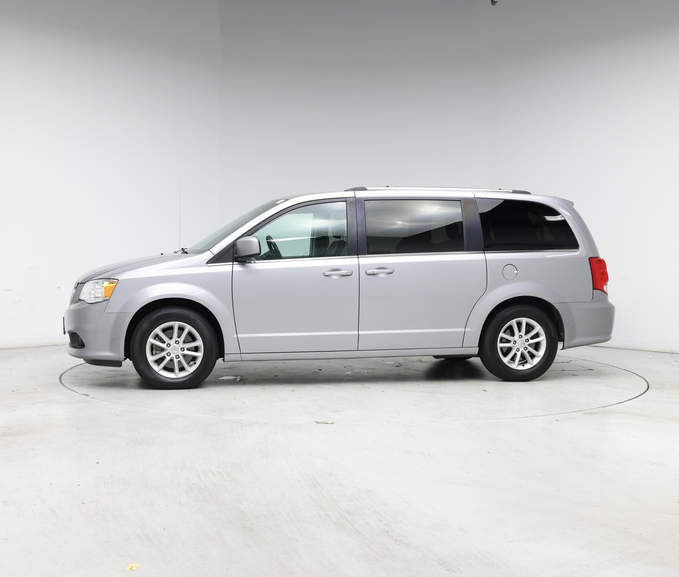 Thumbnail: 2018 Dodge Grand Caravan - 3