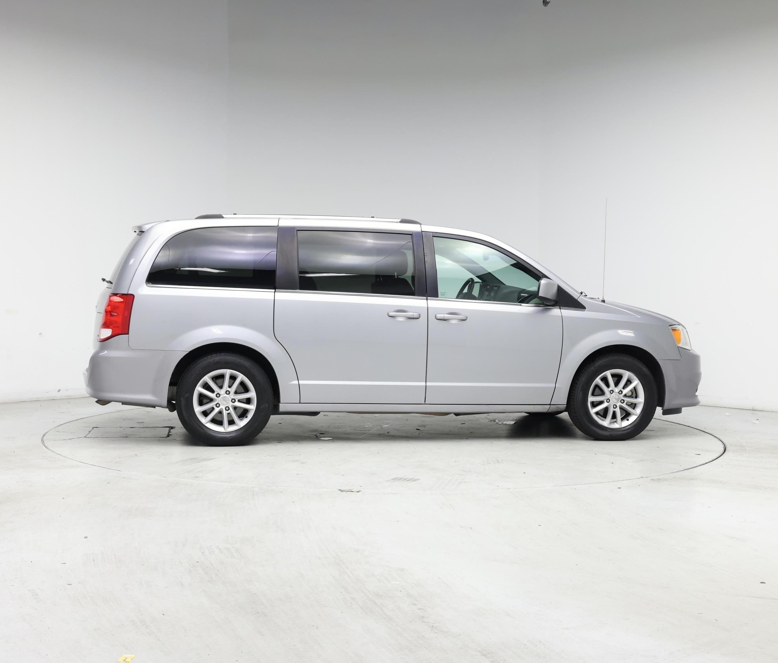 Thumbnail: 2018 Dodge Grand Caravan - 7