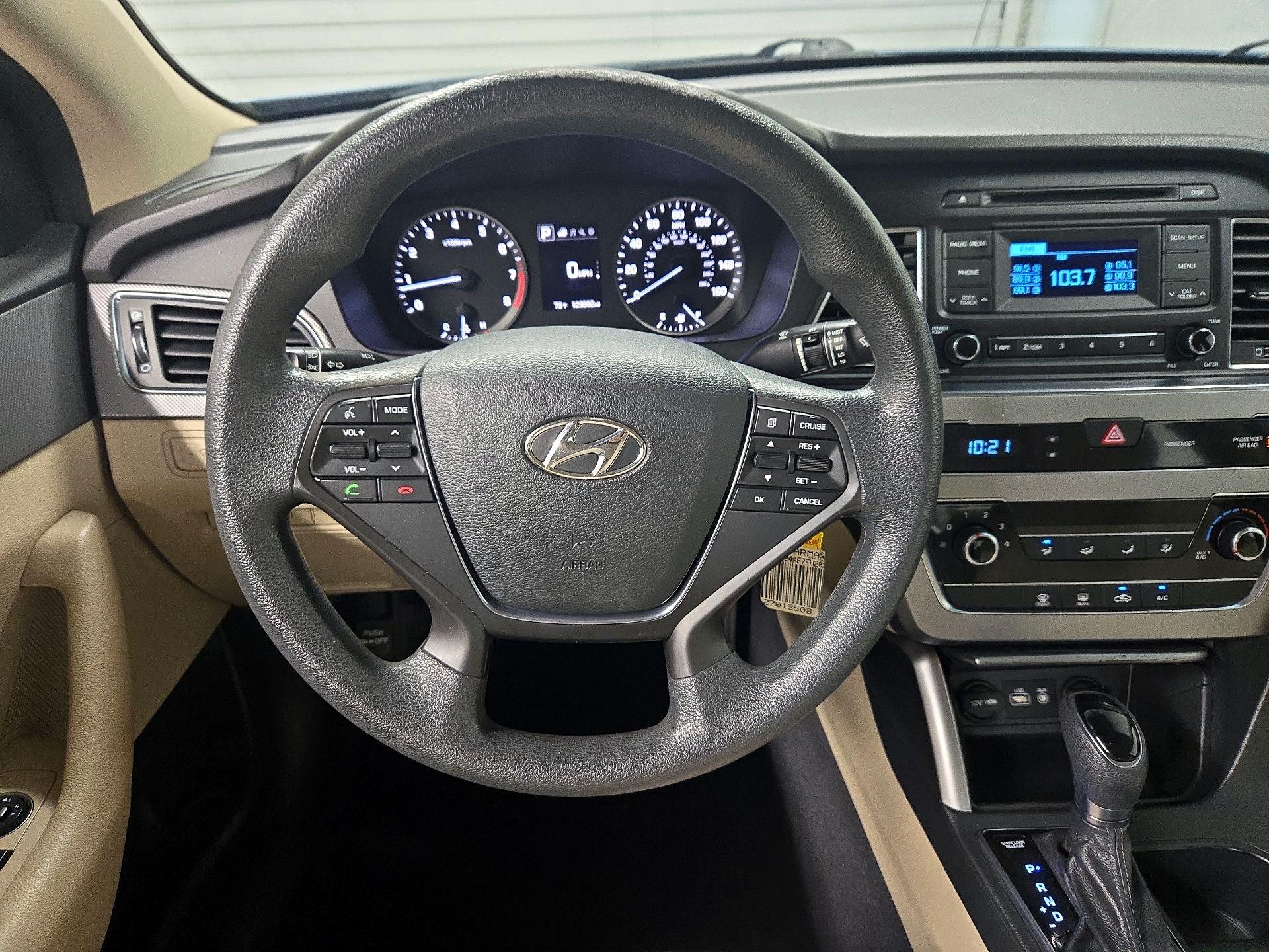 Thumbnail: 2015 Hyundai Sonata - 10