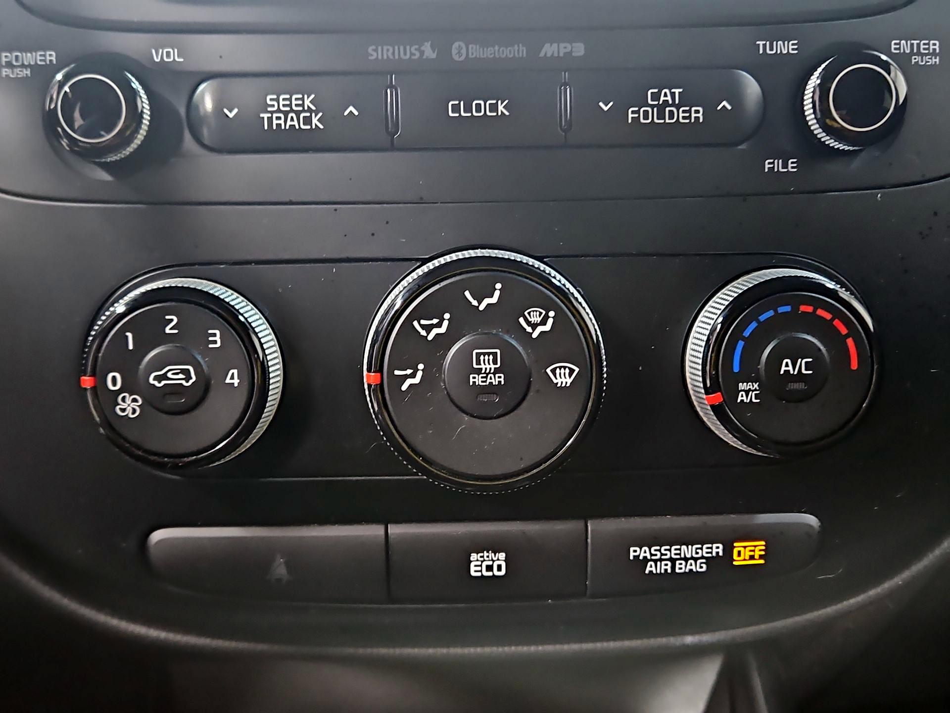 Thumbnail: 2016 Kia Soul - 16