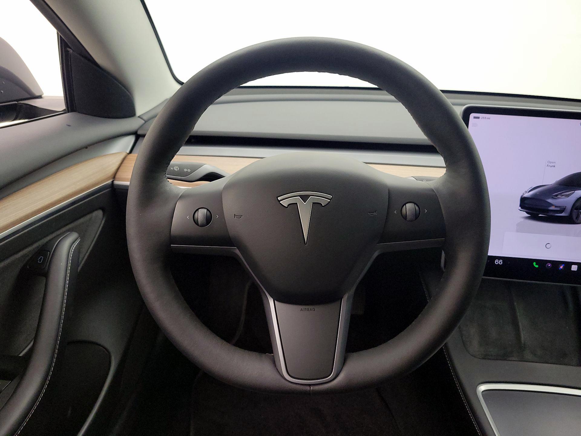 Thumbnail: 2023 Tesla Model 3 - 10
