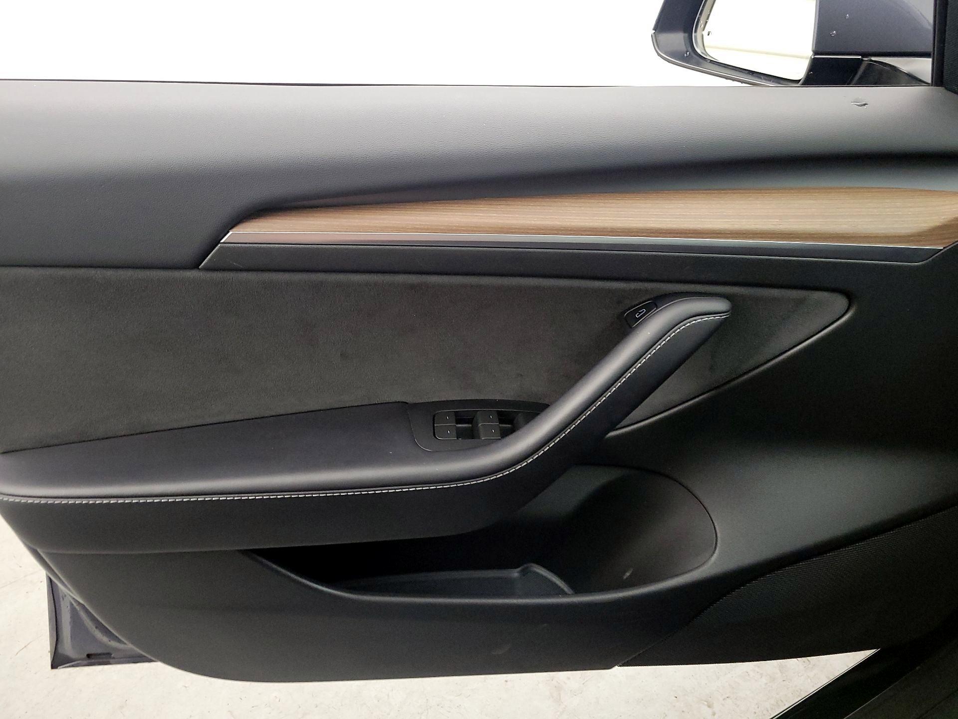 Thumbnail: 2023 Tesla Model 3 - 12