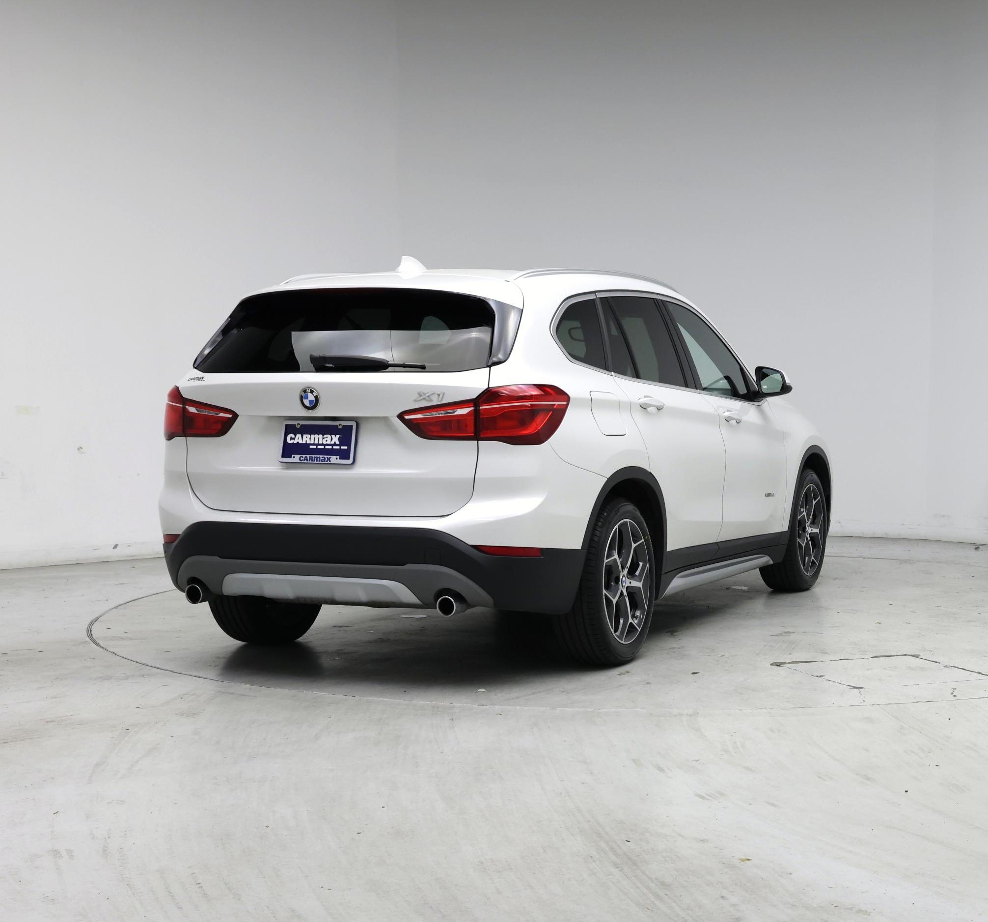 Thumbnail: 2016 BMW X1 - 8