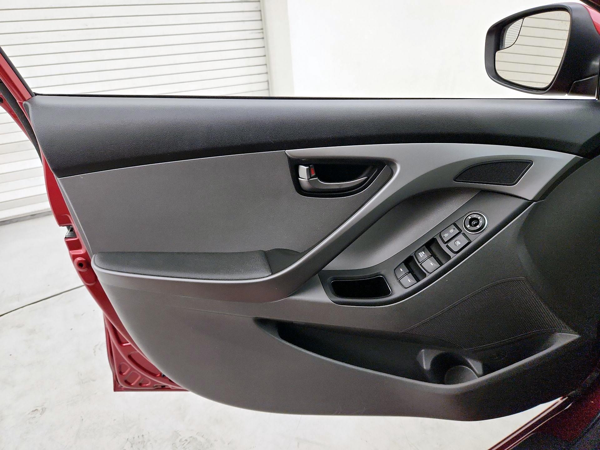 Thumbnail: 2014 Hyundai Elantra - 12